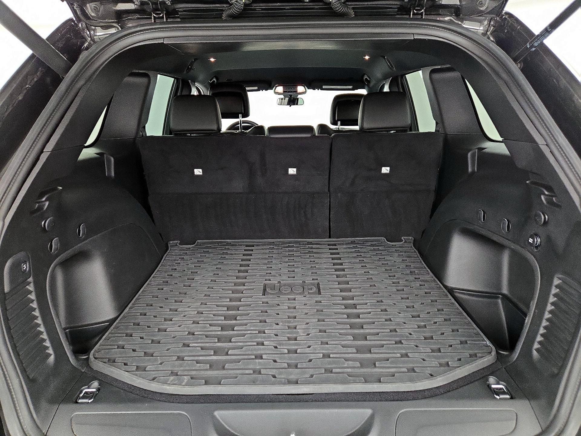 Thumbnail: 2021 Jeep Grand Cherokee - 19