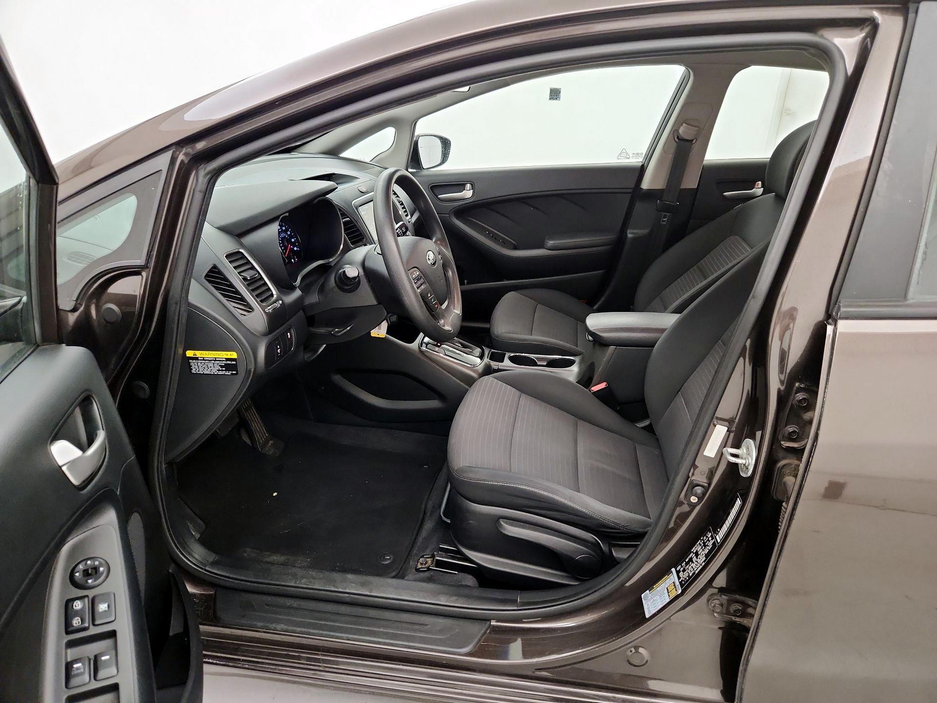 Thumbnail: 2018 Kia Forte - 11