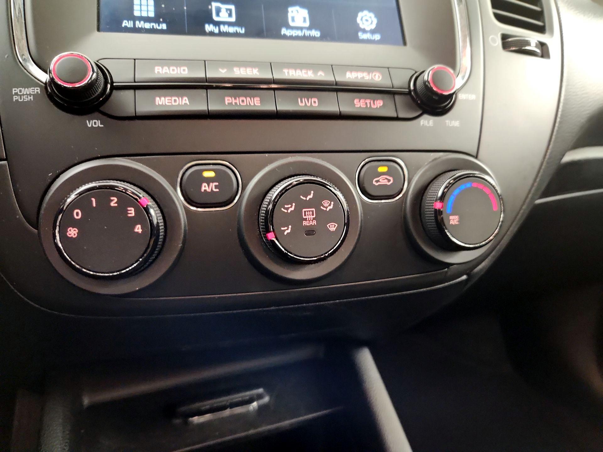 Thumbnail: 2018 Kia Forte - 16