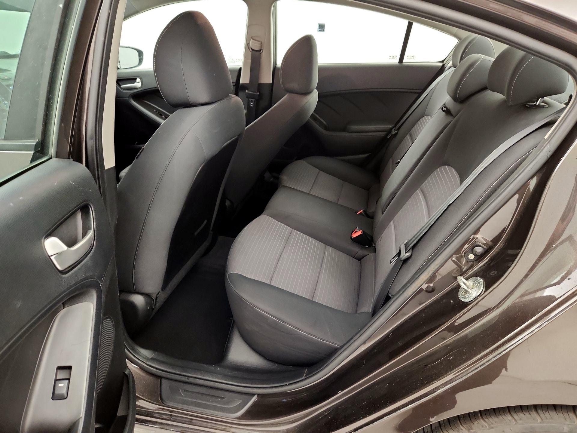 Thumbnail: 2018 Kia Forte - 19