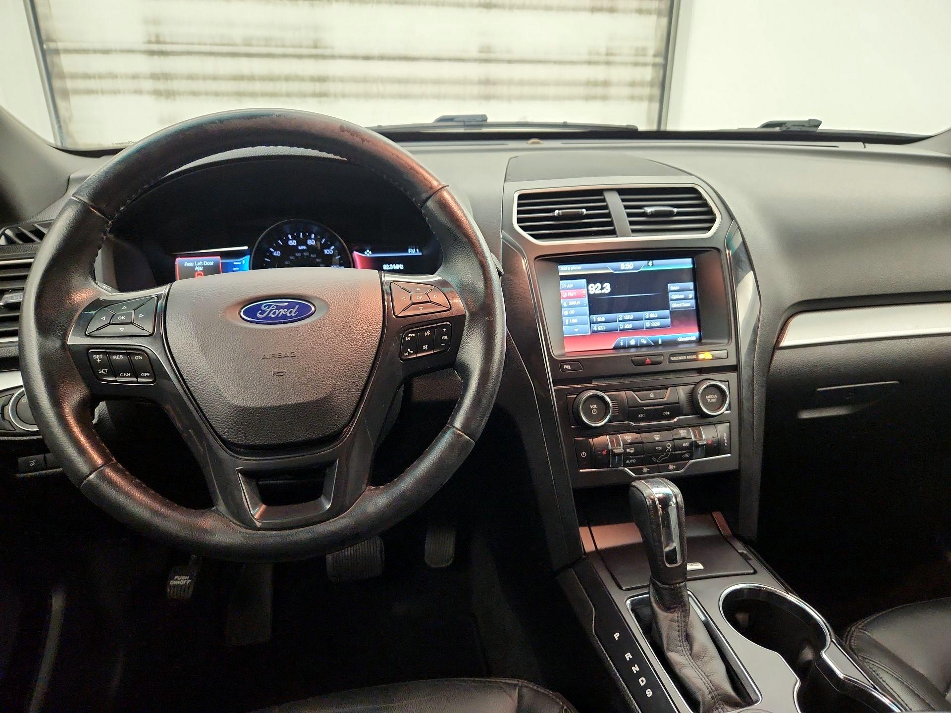 Thumbnail: 2016 Ford Explorer - 9