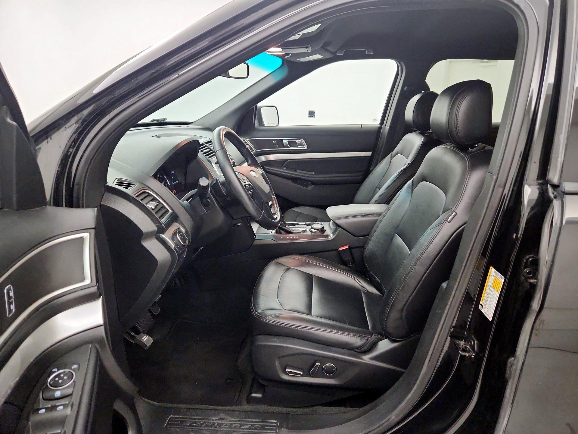 Thumbnail: 2016 Ford Explorer - 11