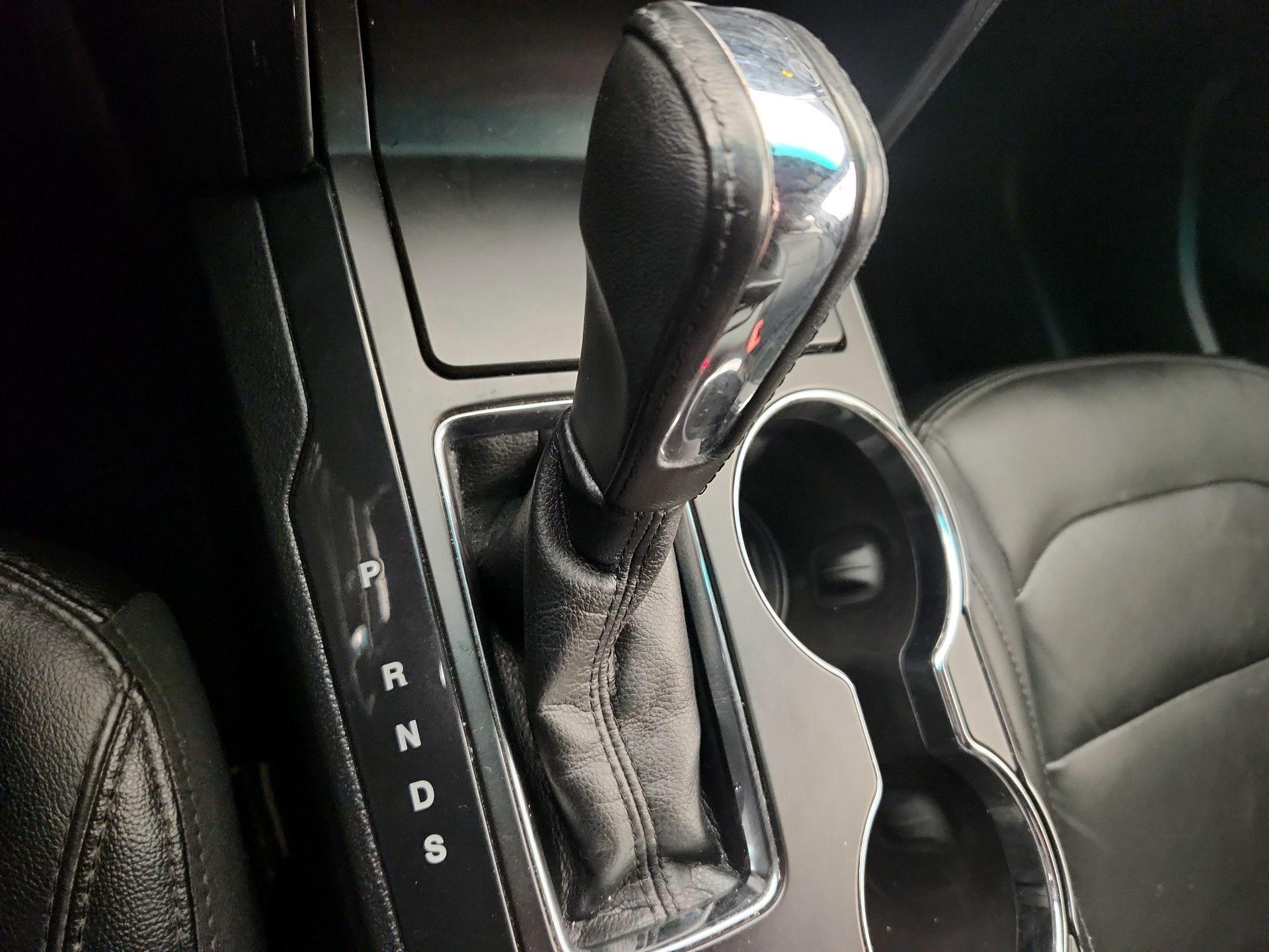 Thumbnail: 2016 Ford Explorer - 17