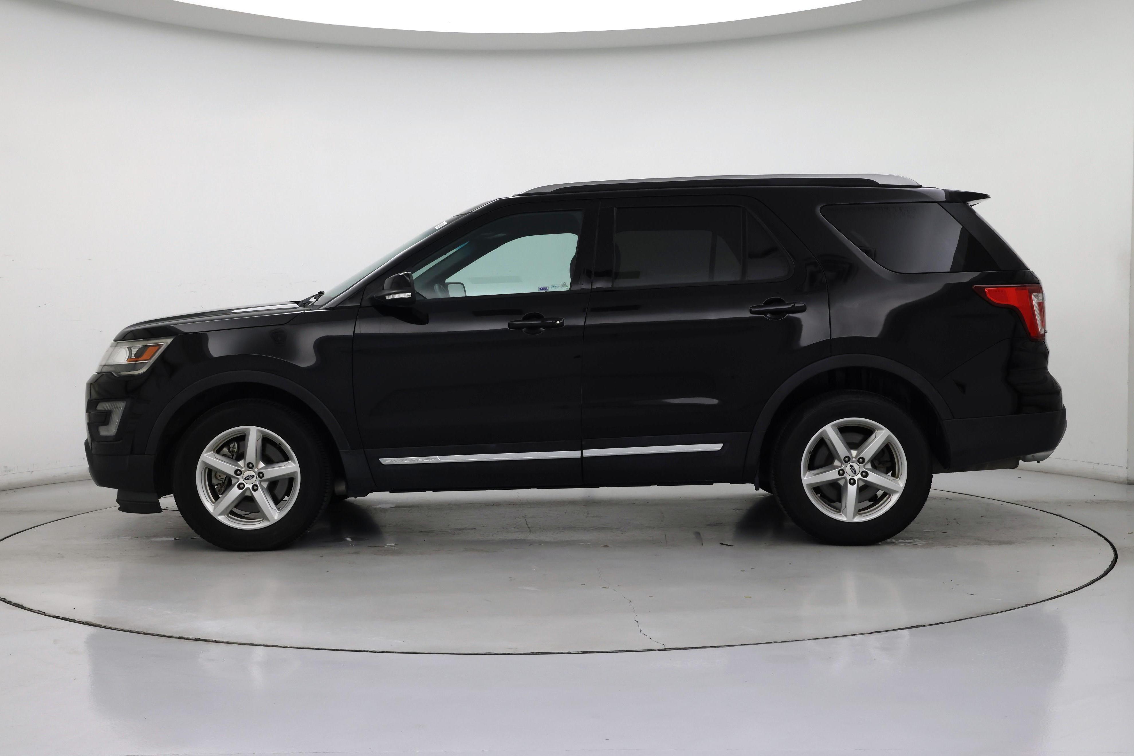 Thumbnail: 2016 Ford Explorer - 3