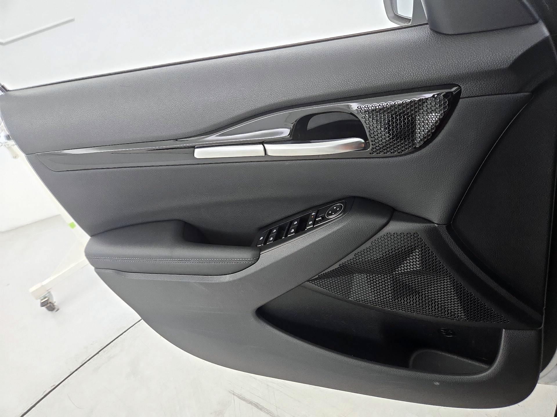 Thumbnail: 2024 Kia Seltos - 12