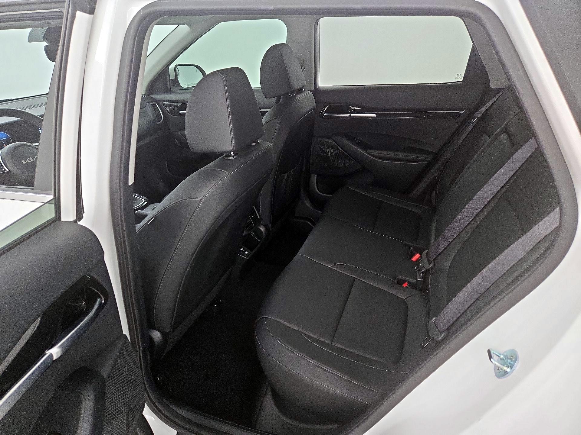 Thumbnail: 2024 Kia Seltos - 20