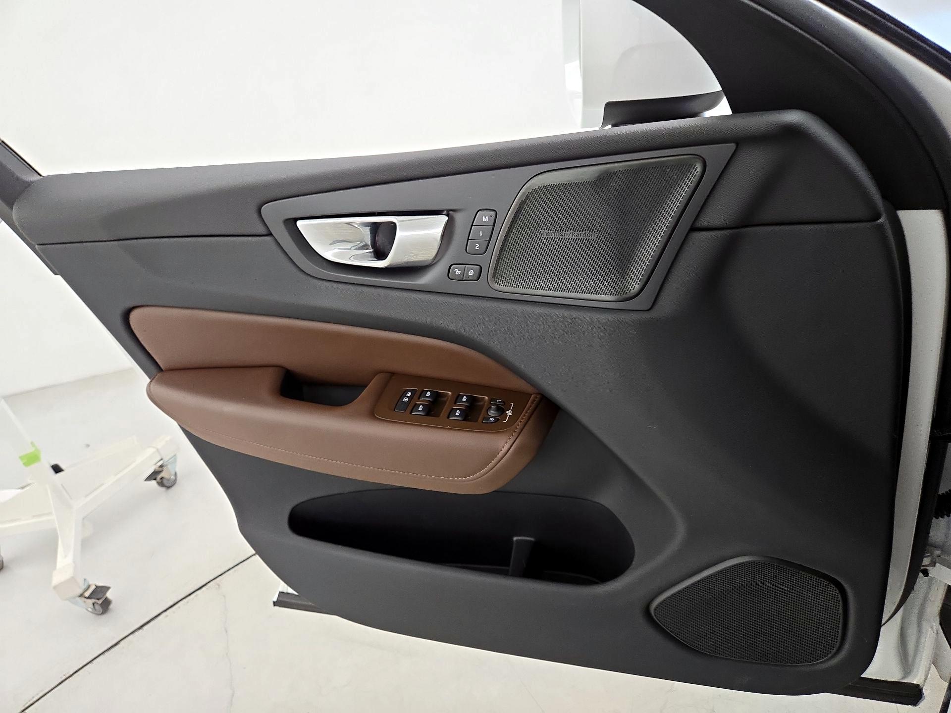 Thumbnail: 2023 Volvo XC60 - 12