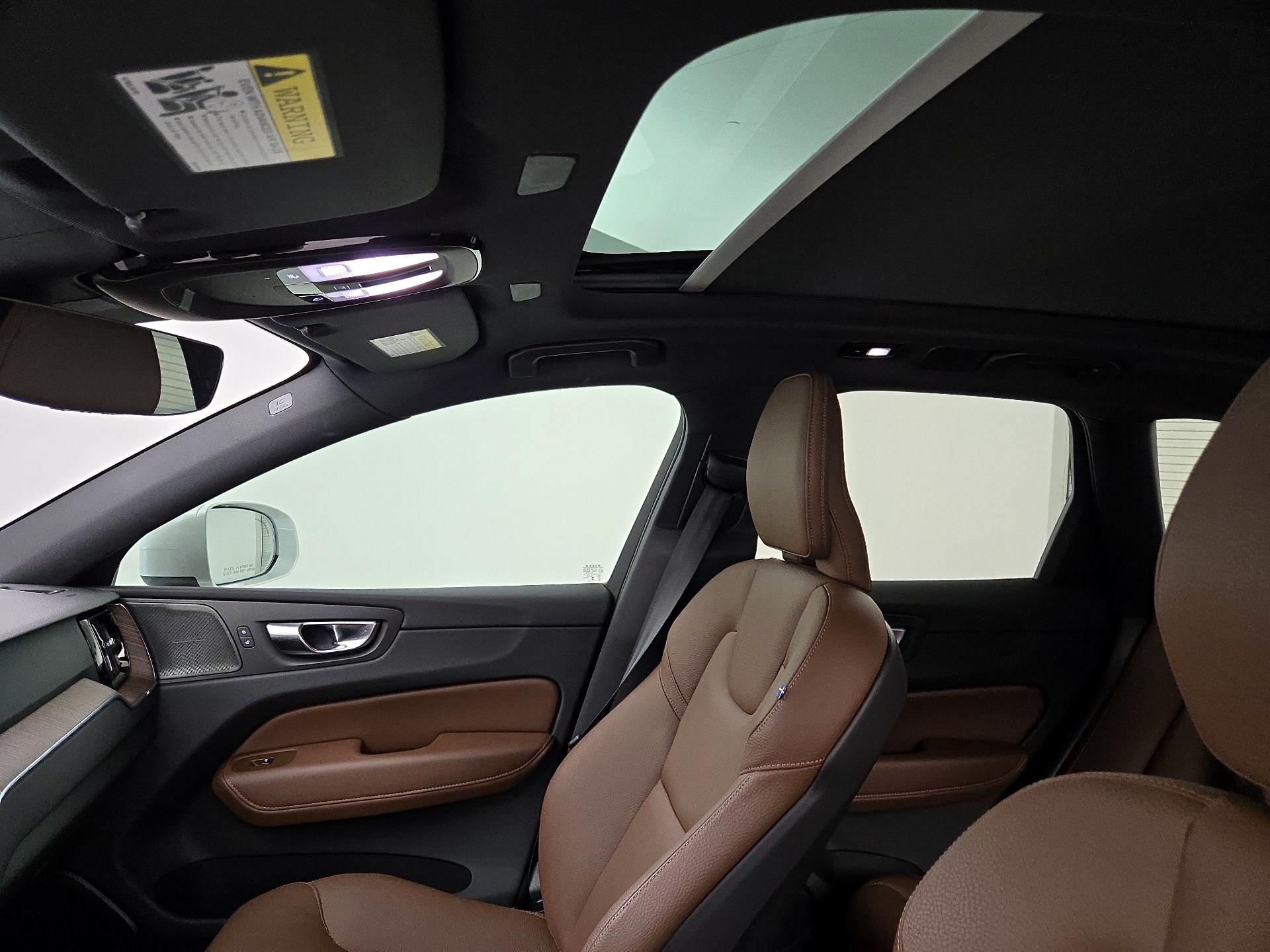Thumbnail: 2023 Volvo XC60 - 20