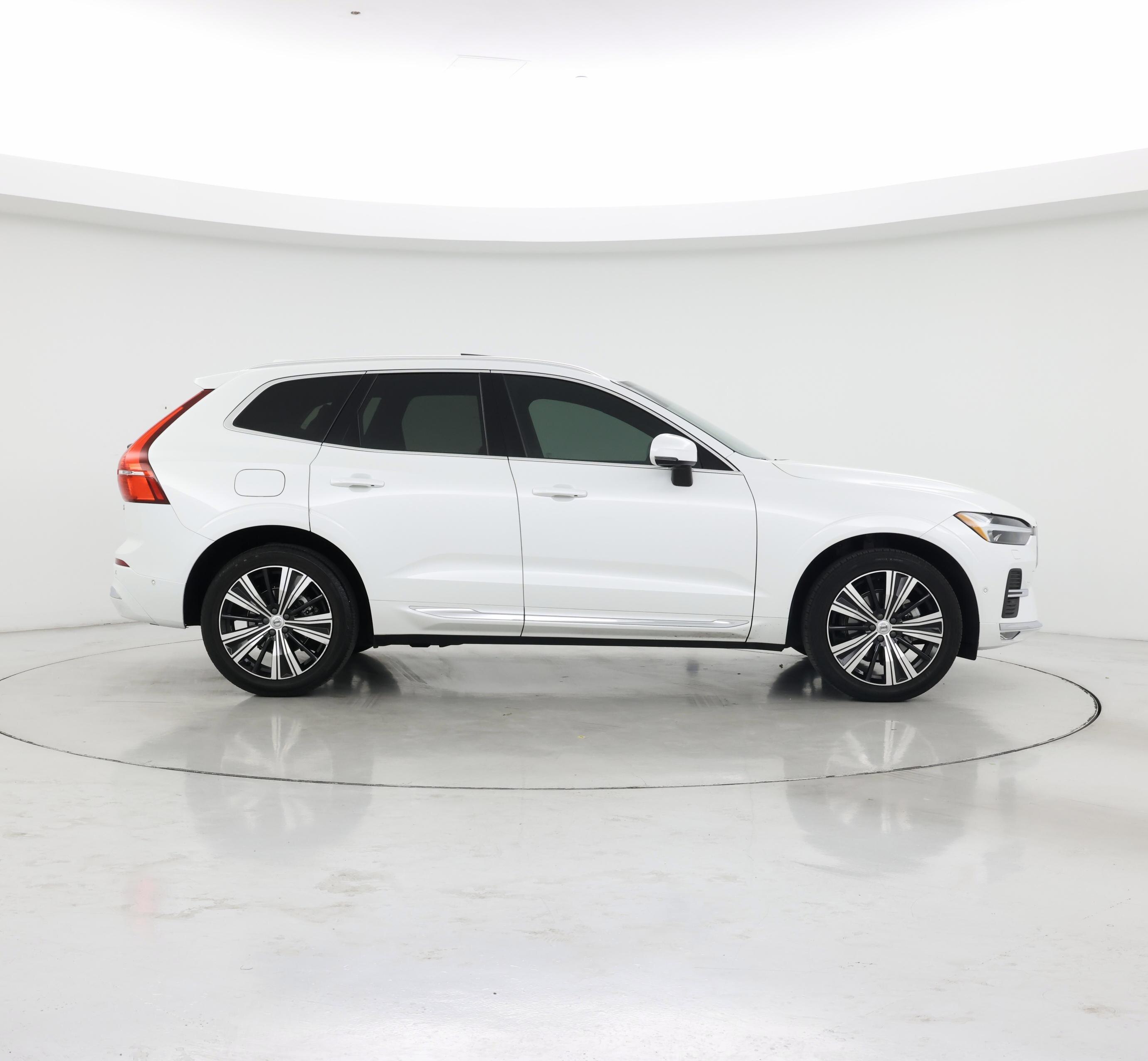 Thumbnail: 2023 Volvo XC60 - 7