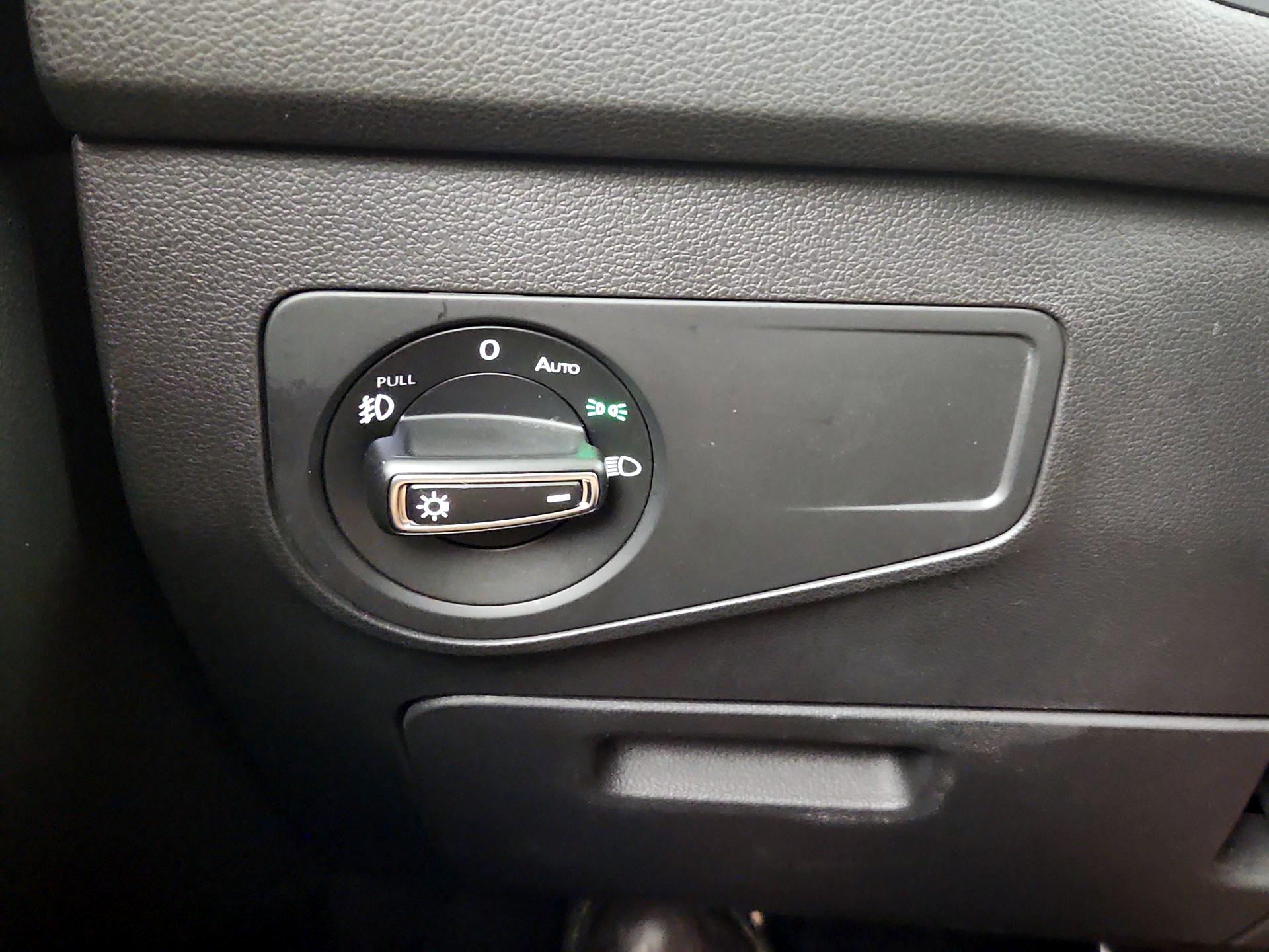 Thumbnail: 2021 Volkswagen Tiguan - 13