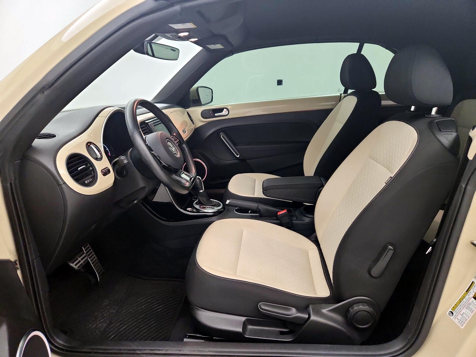 Thumbnail: 2019 Volkswagen Beetle - 11