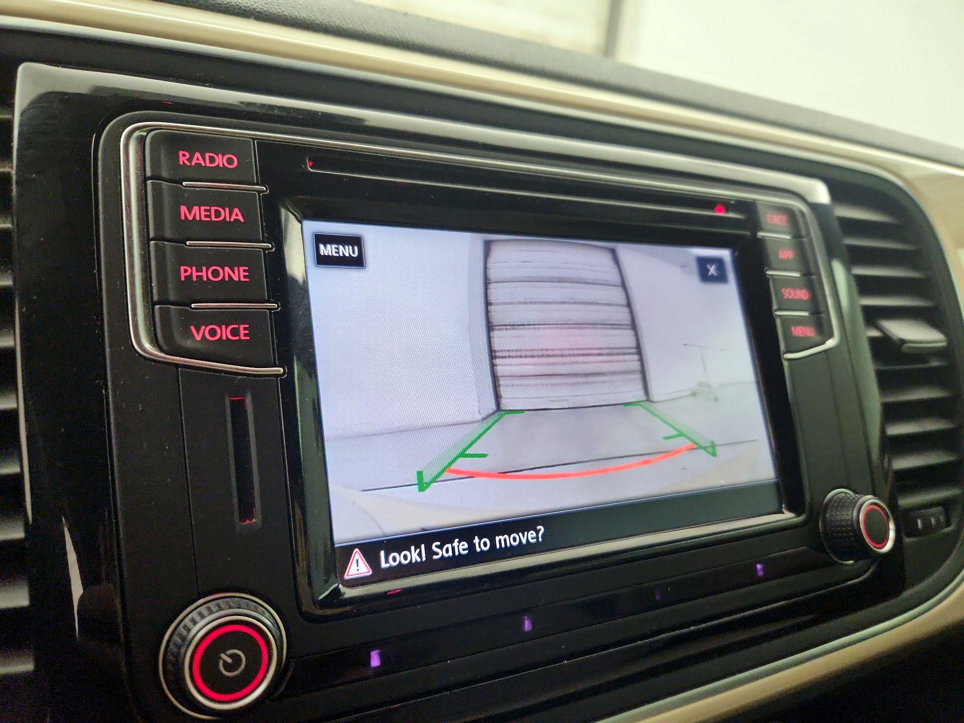 Thumbnail: 2019 Volkswagen Beetle - 14