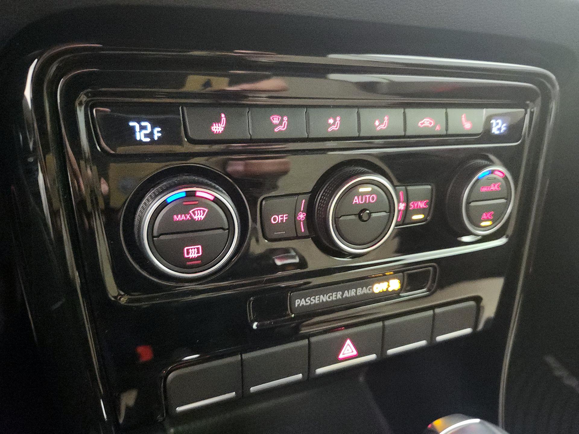 Thumbnail: 2019 Volkswagen Beetle - 16