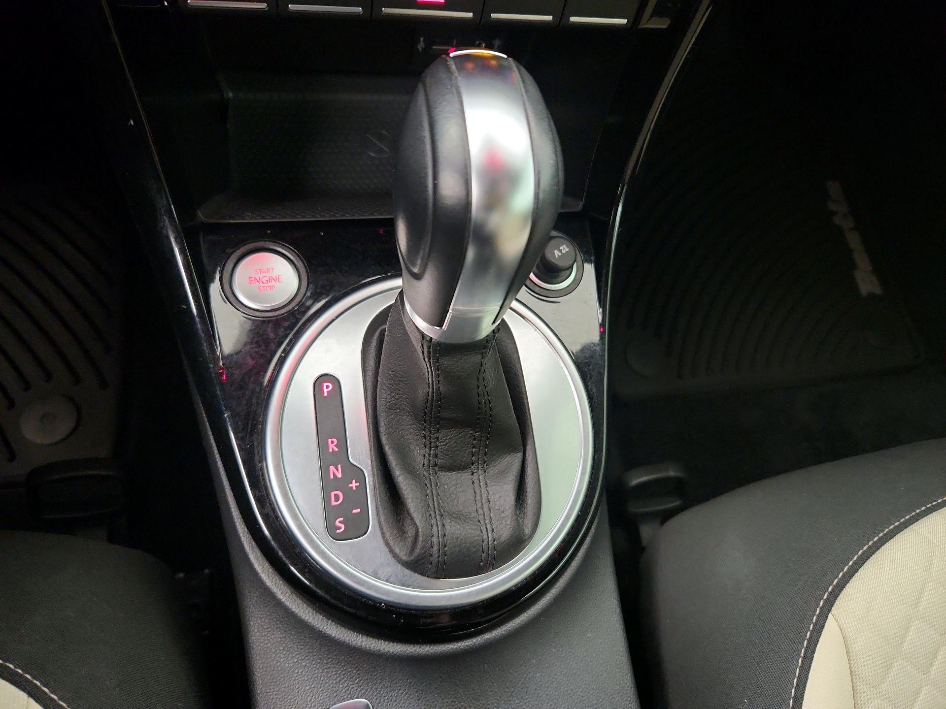 Thumbnail: 2019 Volkswagen Beetle - 17