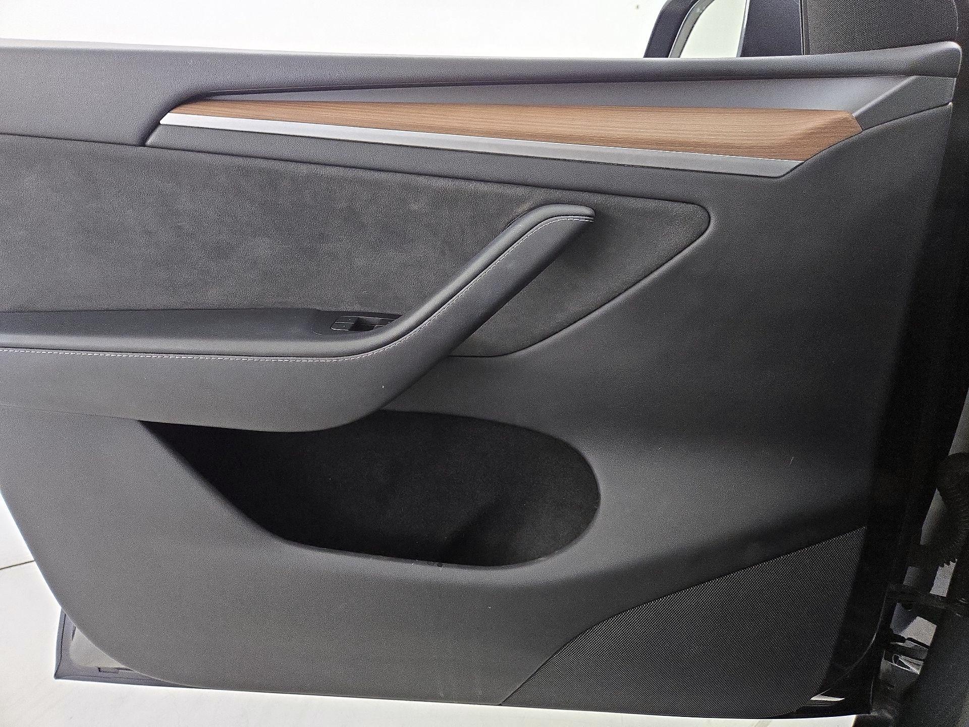 Thumbnail: 2024 Tesla Model Y - 12