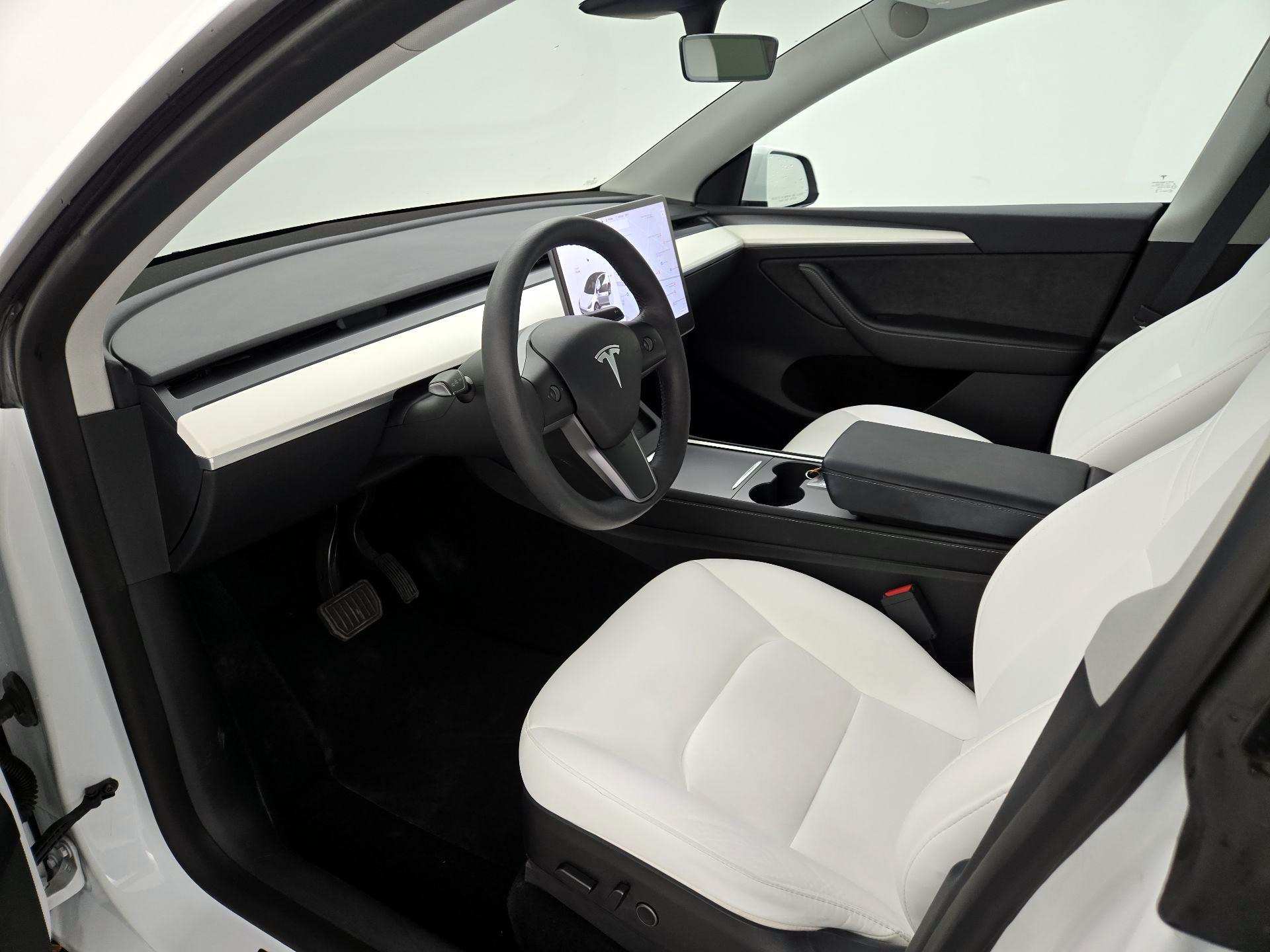 Thumbnail: 2023 Tesla Model Y - 11