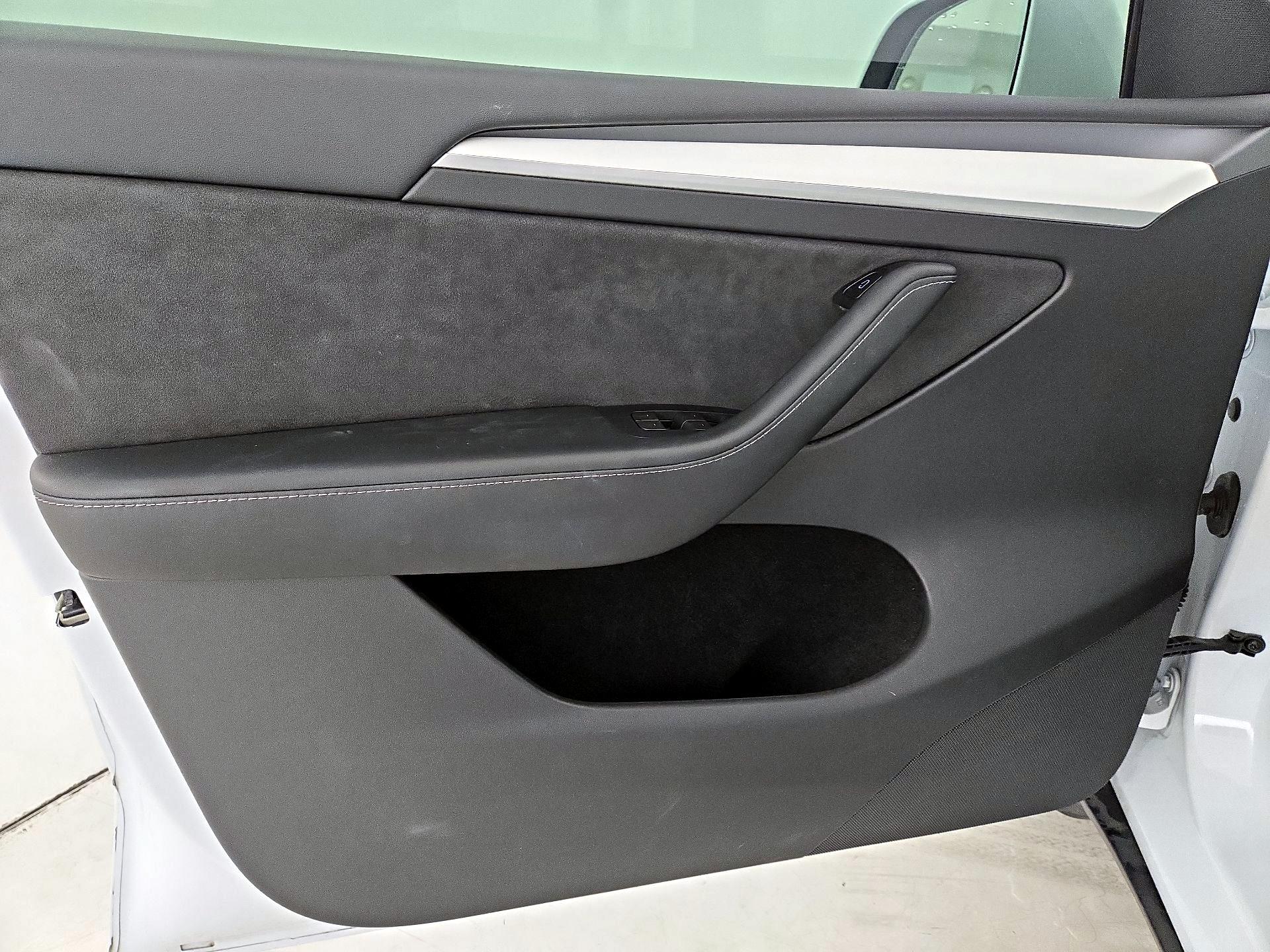 Thumbnail: 2023 Tesla Model Y - 12