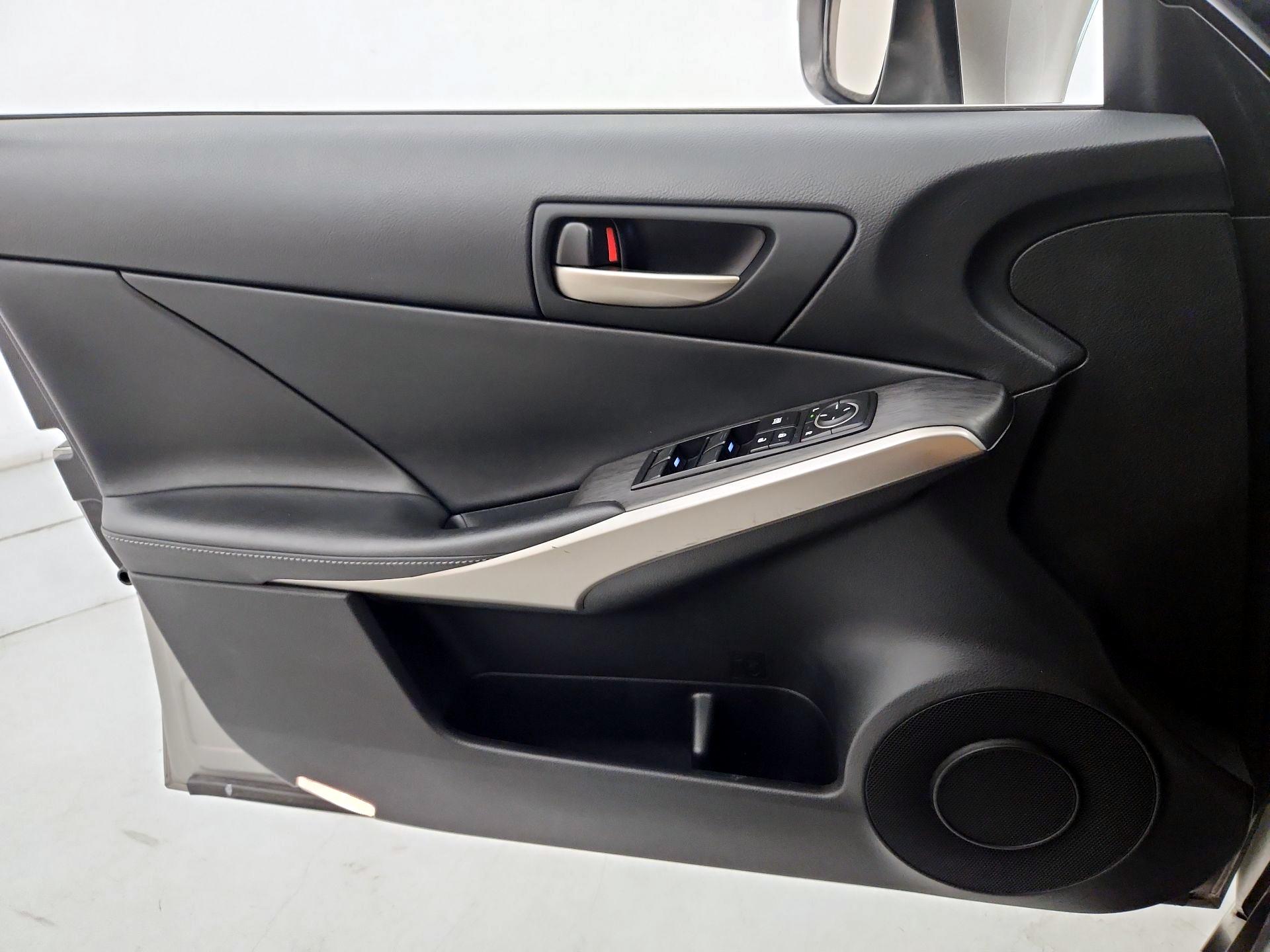 Thumbnail: 2020 Lexus IS - 12