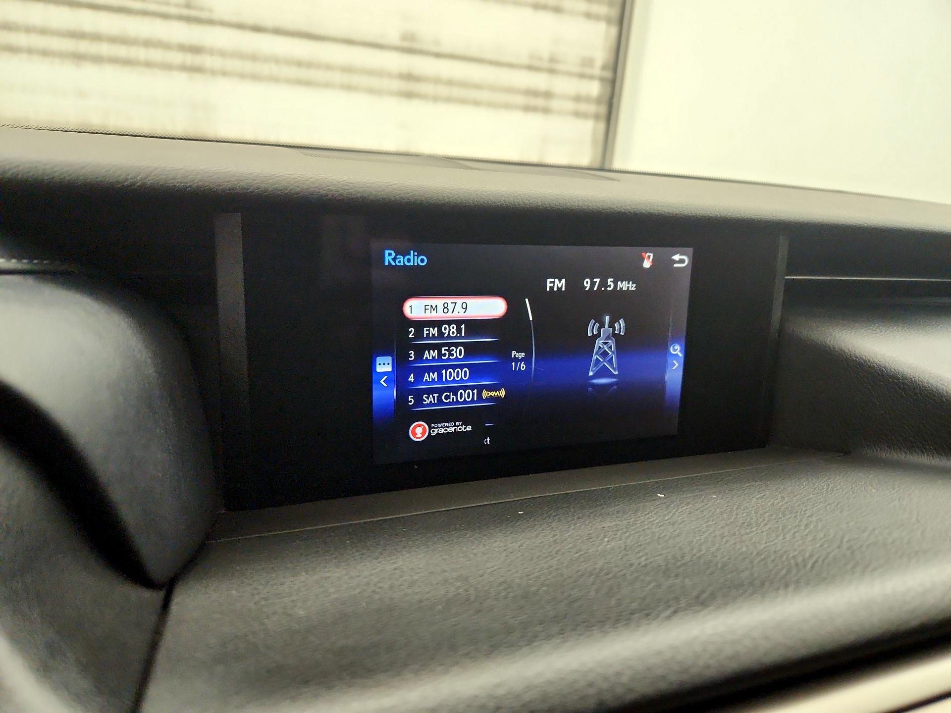 Thumbnail: 2020 Lexus IS - 15