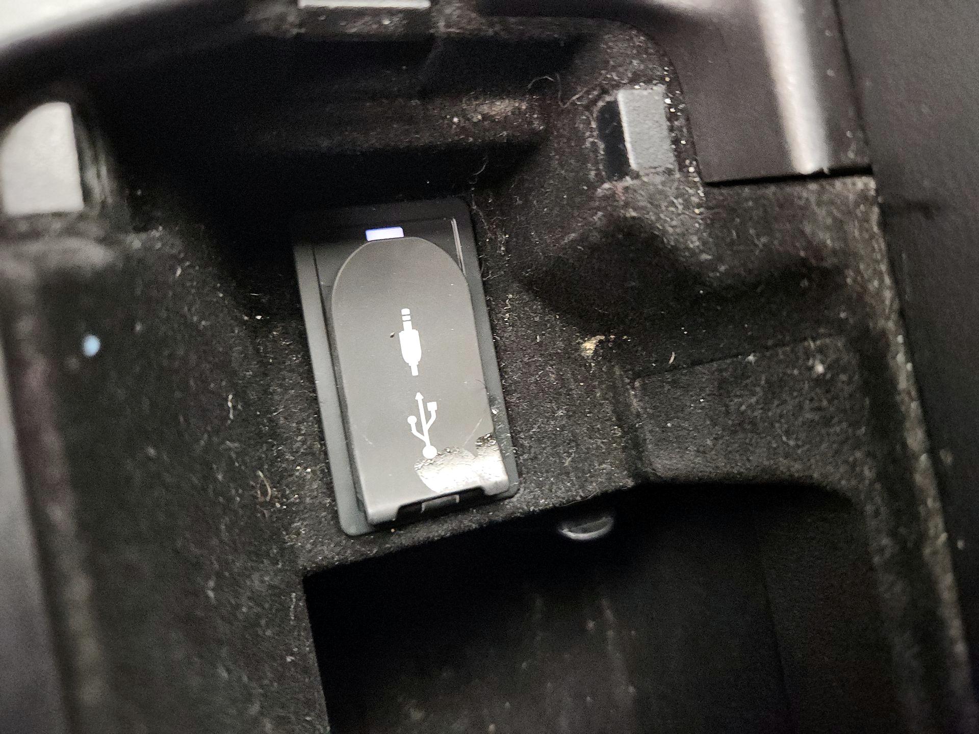 Thumbnail: 2020 Lexus IS - 18