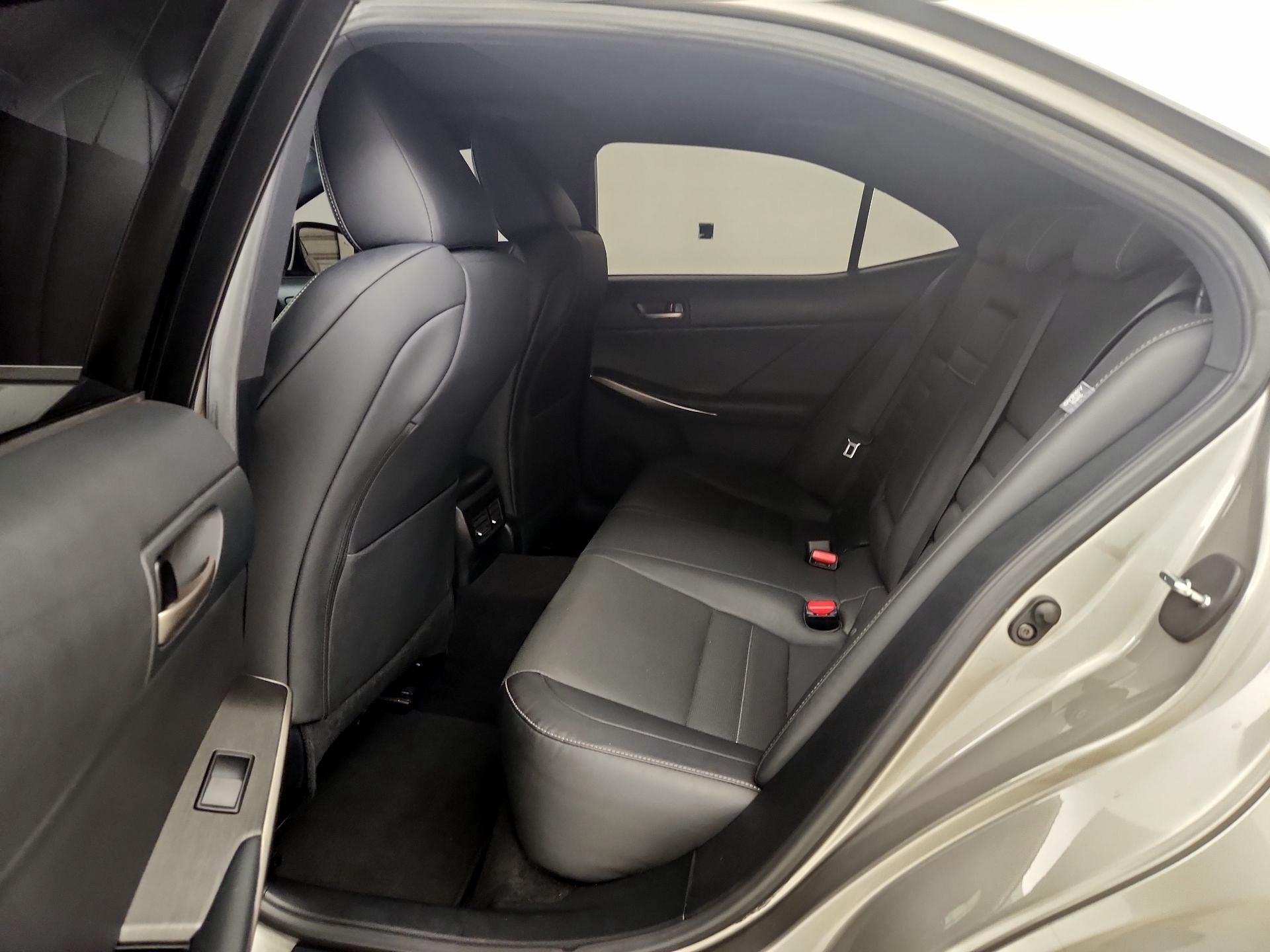 Thumbnail: 2020 Lexus IS - 19