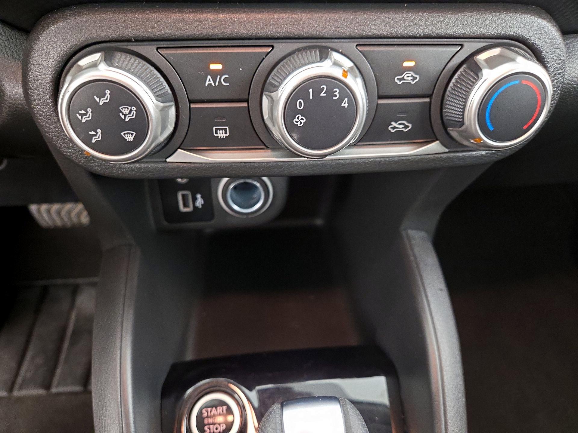 Thumbnail: 2021 Nissan Kicks - 16
