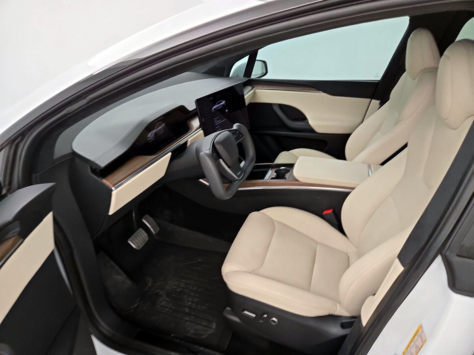 Thumbnail: 2023 Tesla Model X - 11