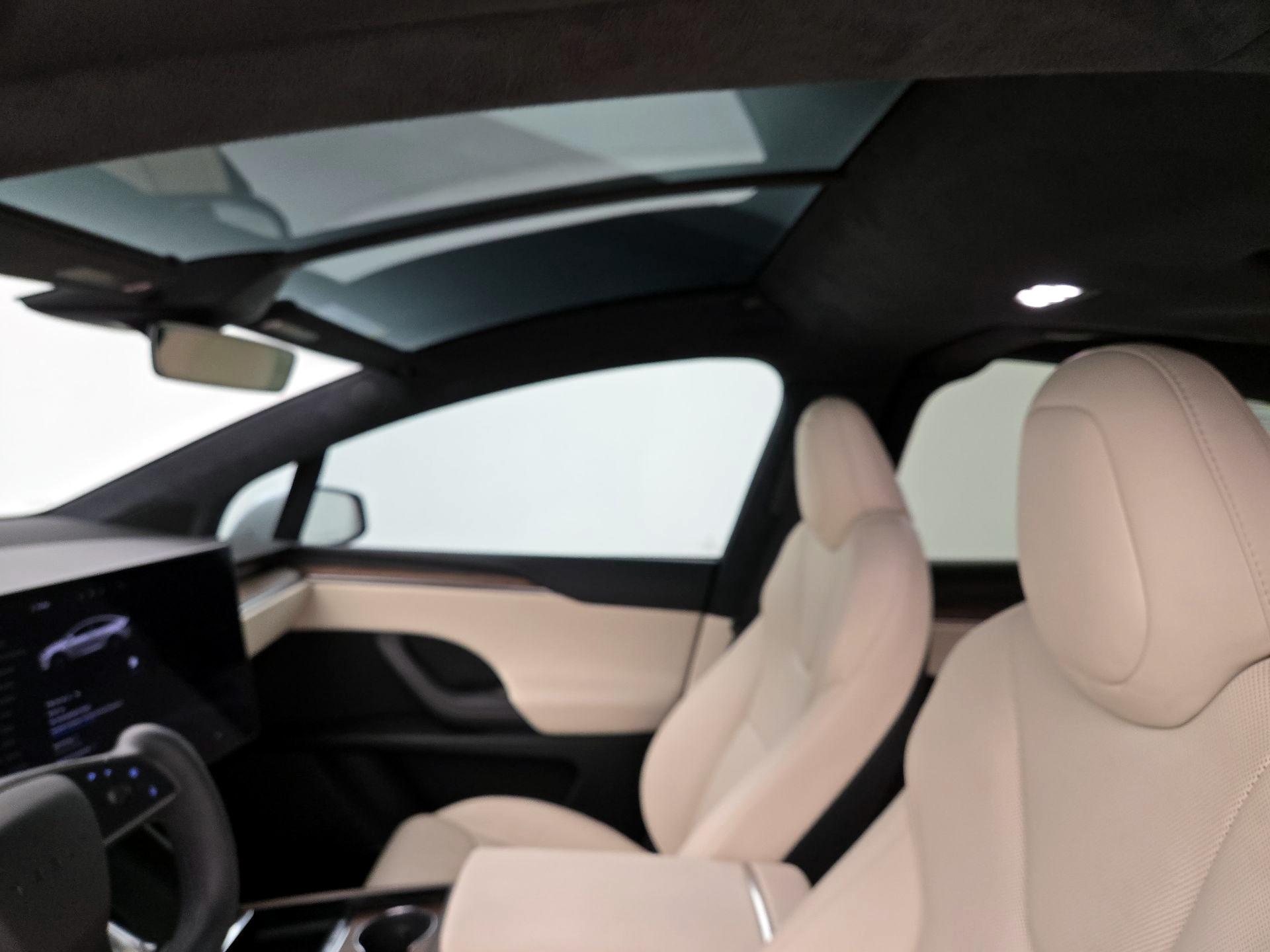 Thumbnail: 2023 Tesla Model X - 18