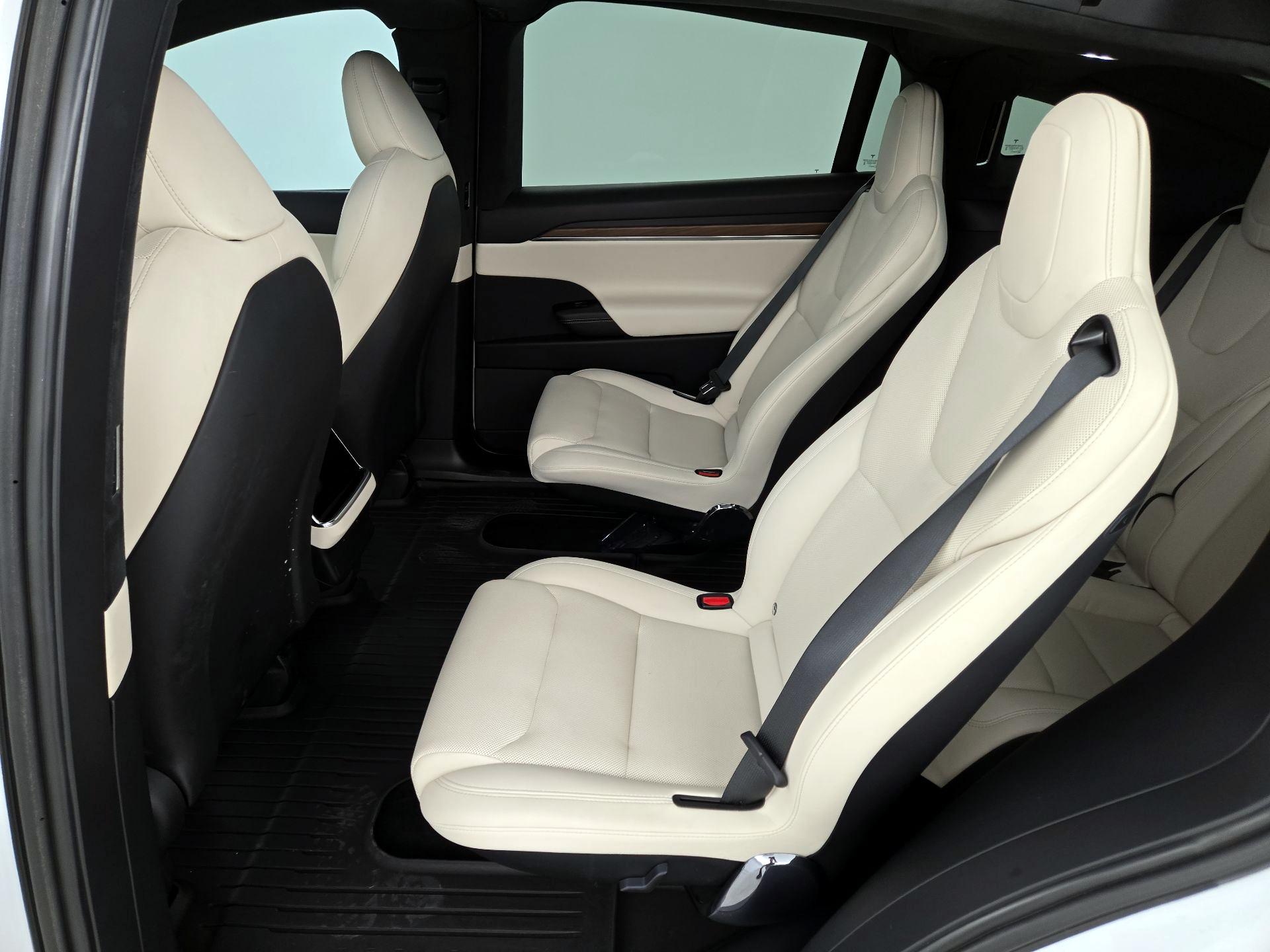 Thumbnail: 2023 Tesla Model X - 19