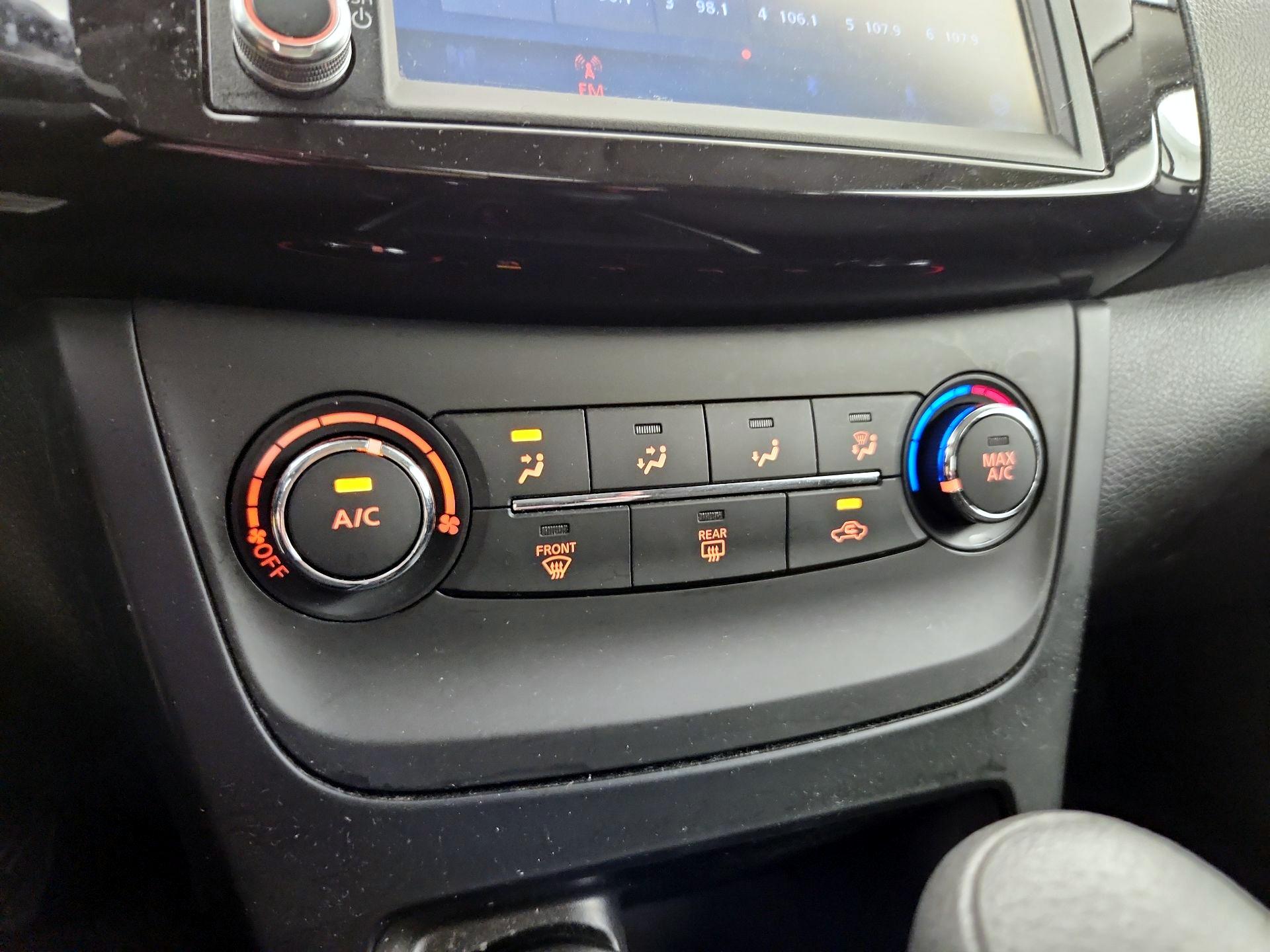 Thumbnail: 2019 Nissan Sentra - 16