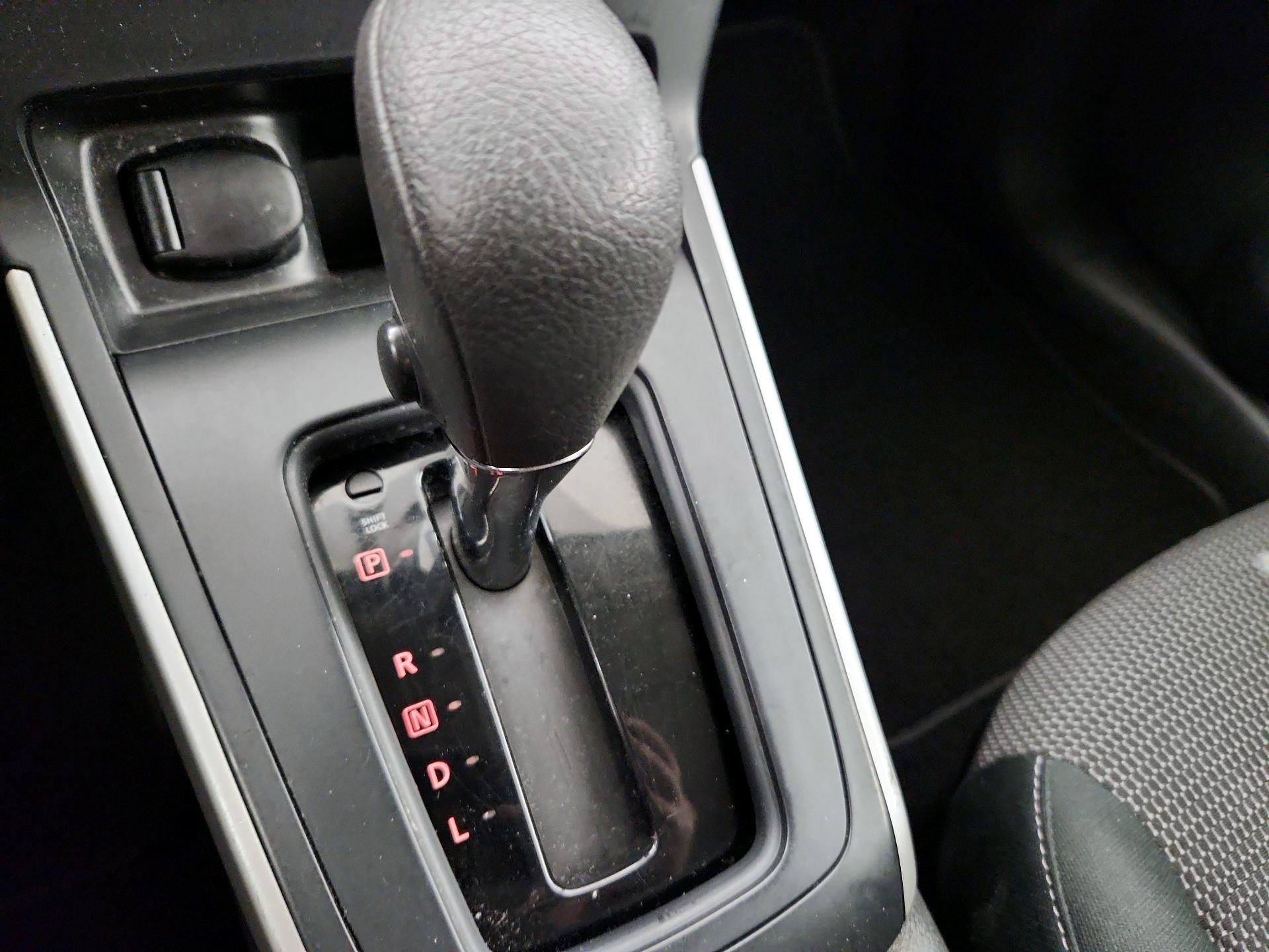 Thumbnail: 2019 Nissan Sentra - 17
