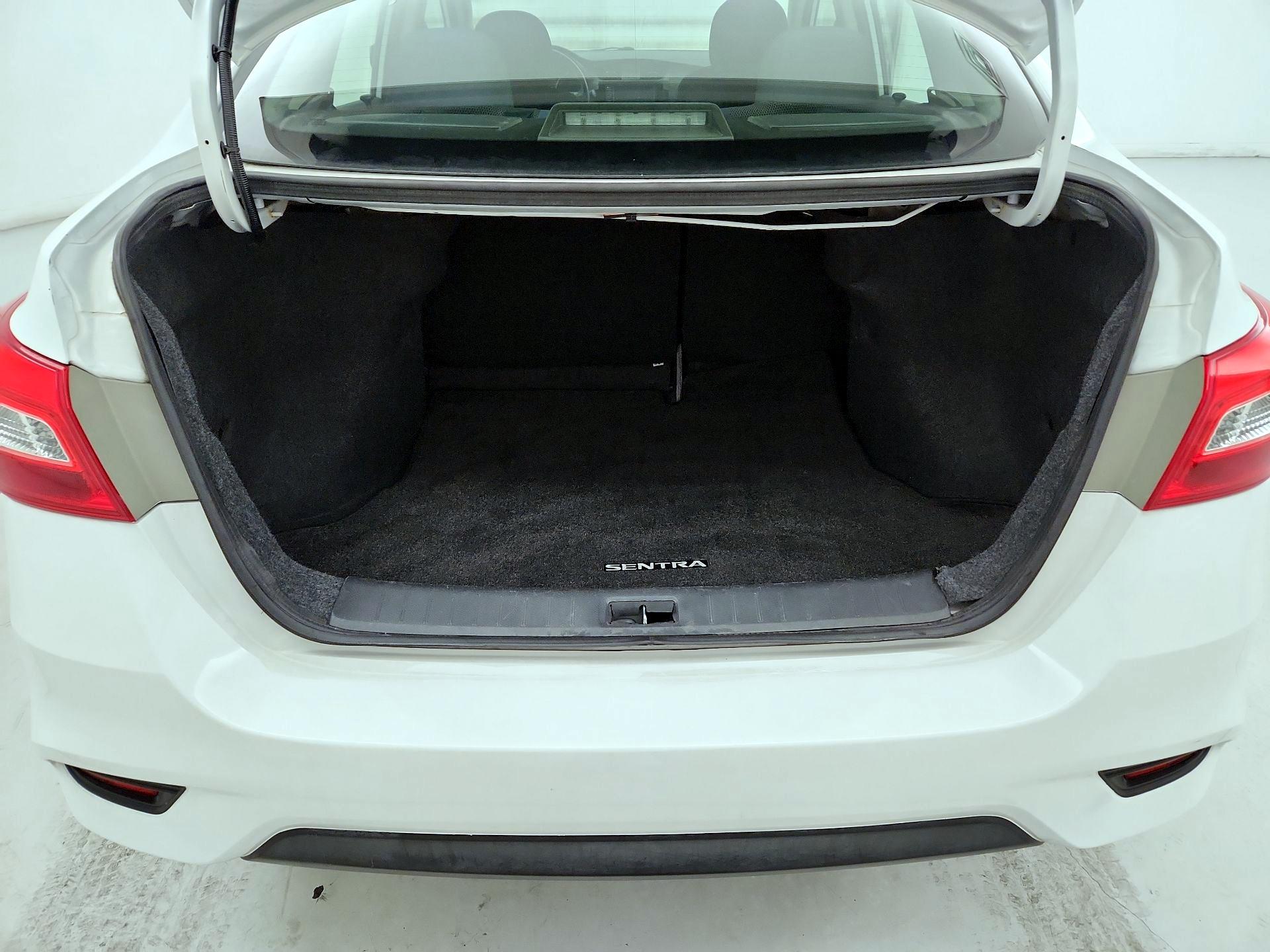 Thumbnail: 2019 Nissan Sentra - 20