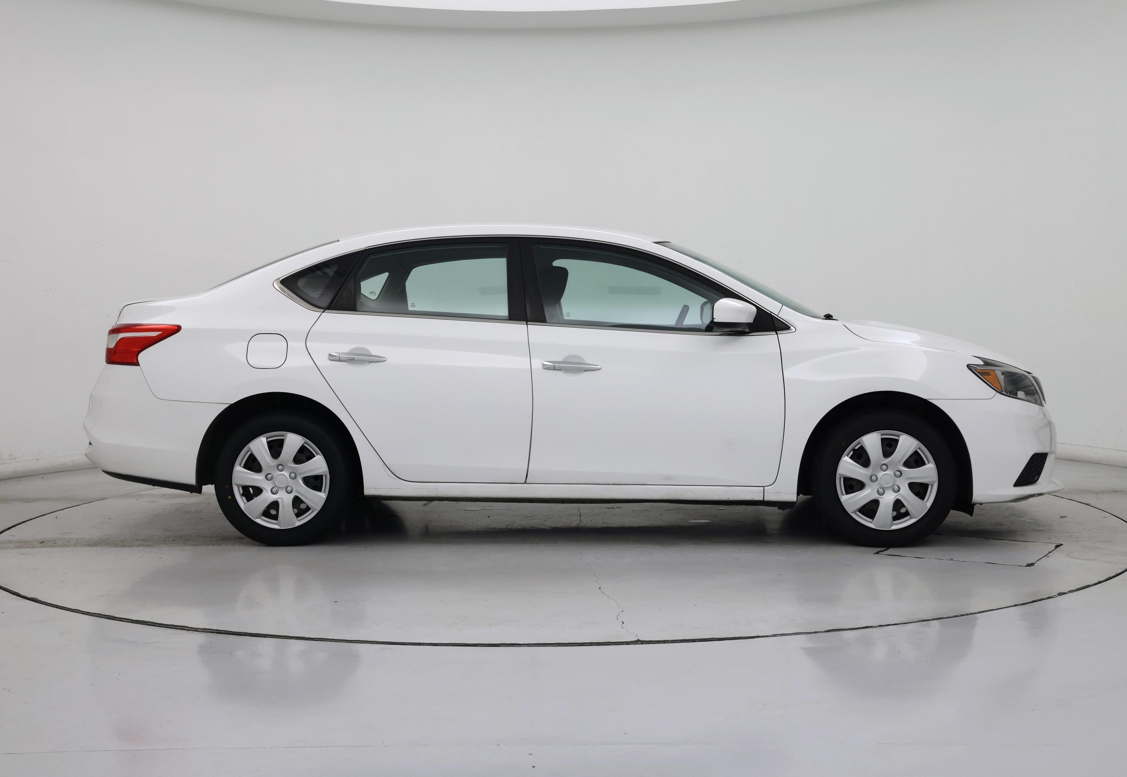 Thumbnail: 2019 Nissan Sentra - 7