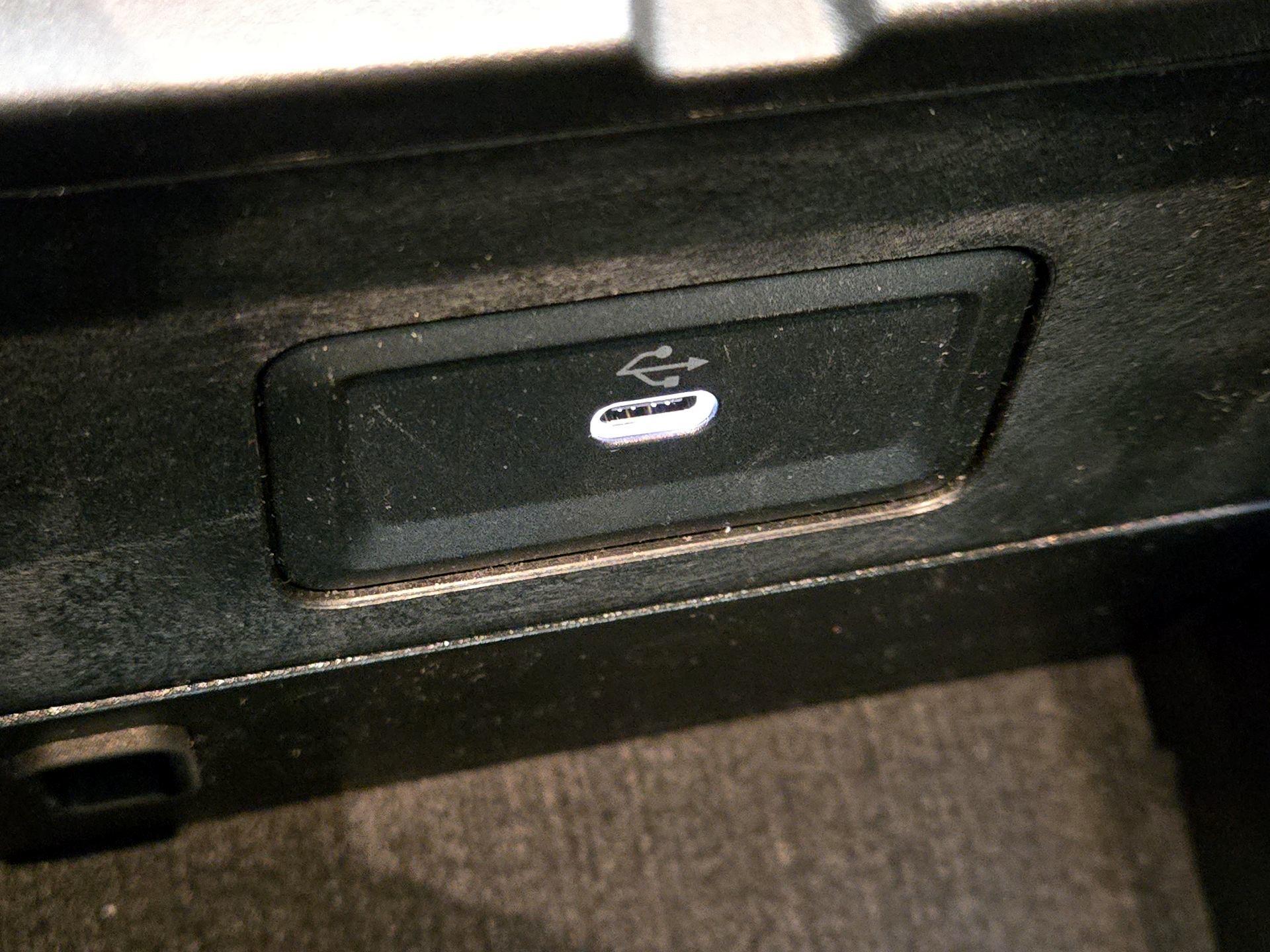 Thumbnail: 2024 Mercedes-Benz E-Class - 19