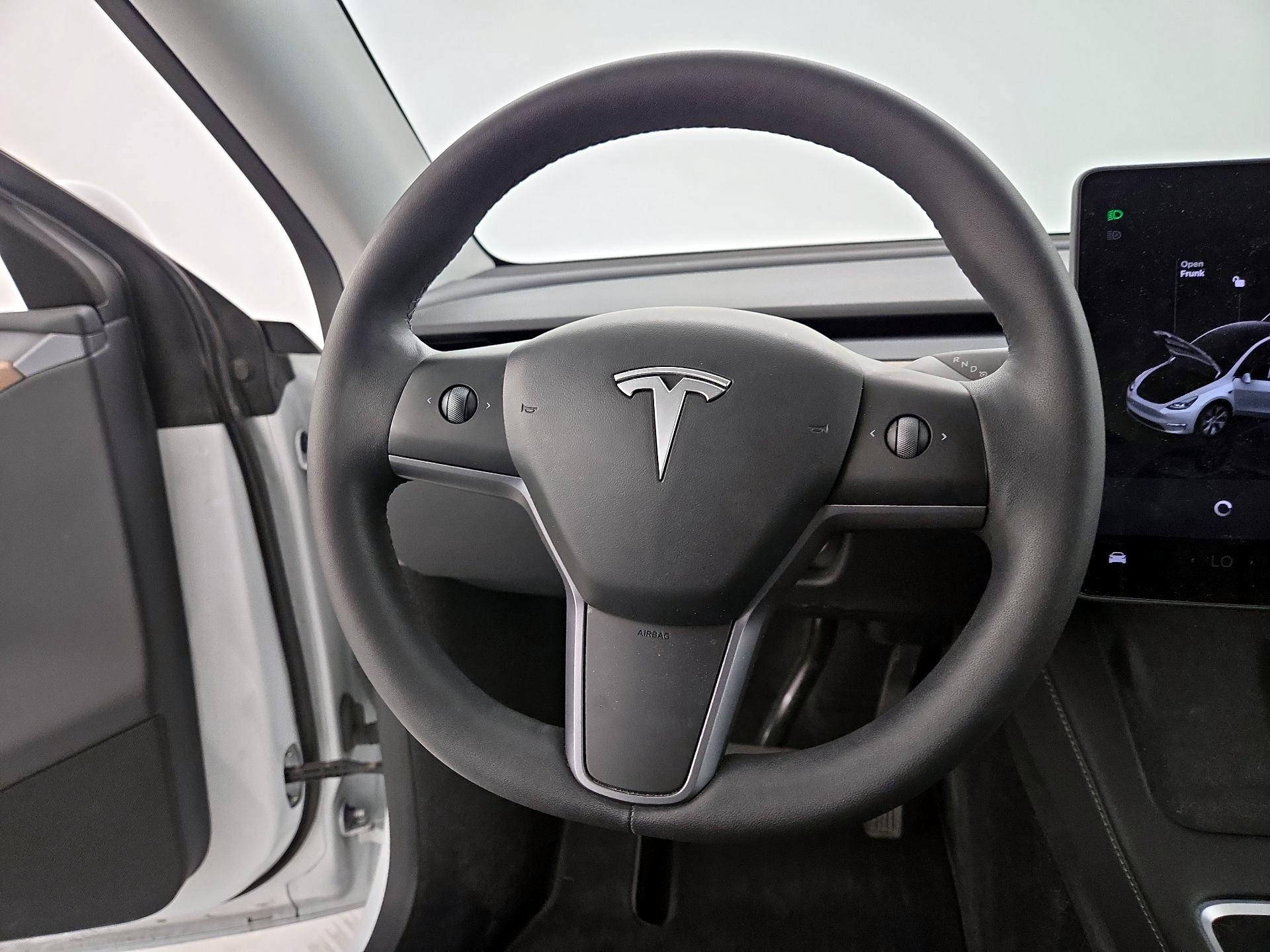 Thumbnail: 2023 Tesla Model Y - 10