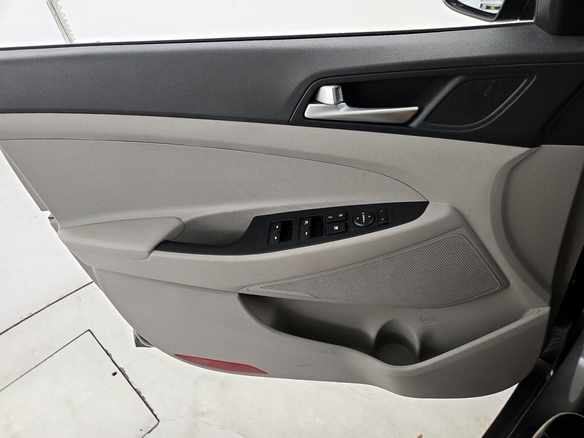 Thumbnail: 2020 Hyundai Tucson - 12