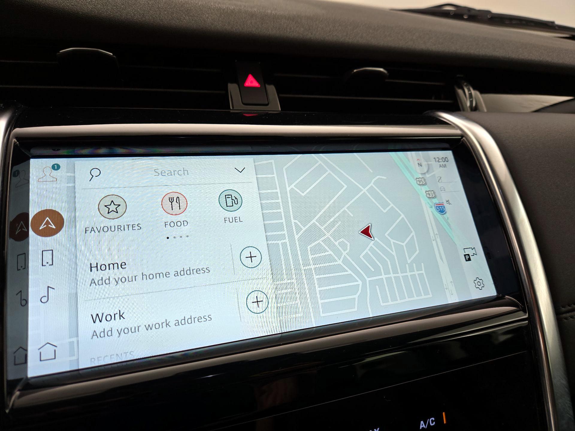 Thumbnail: 2021 Land Rover Discovery Sport - 14