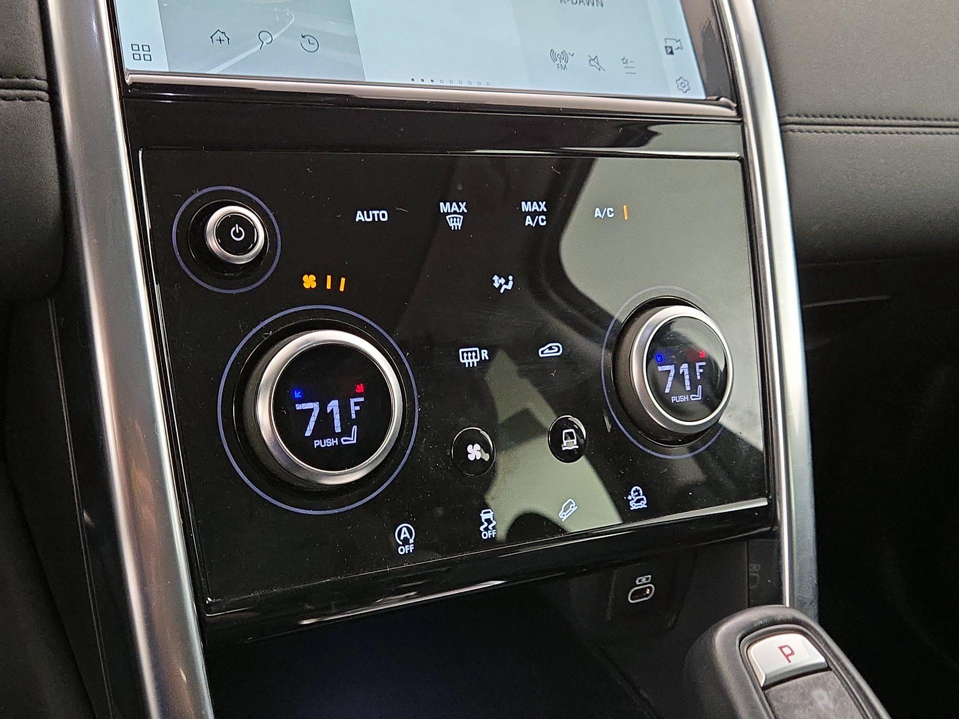 Thumbnail: 2021 Land Rover Discovery Sport - 17