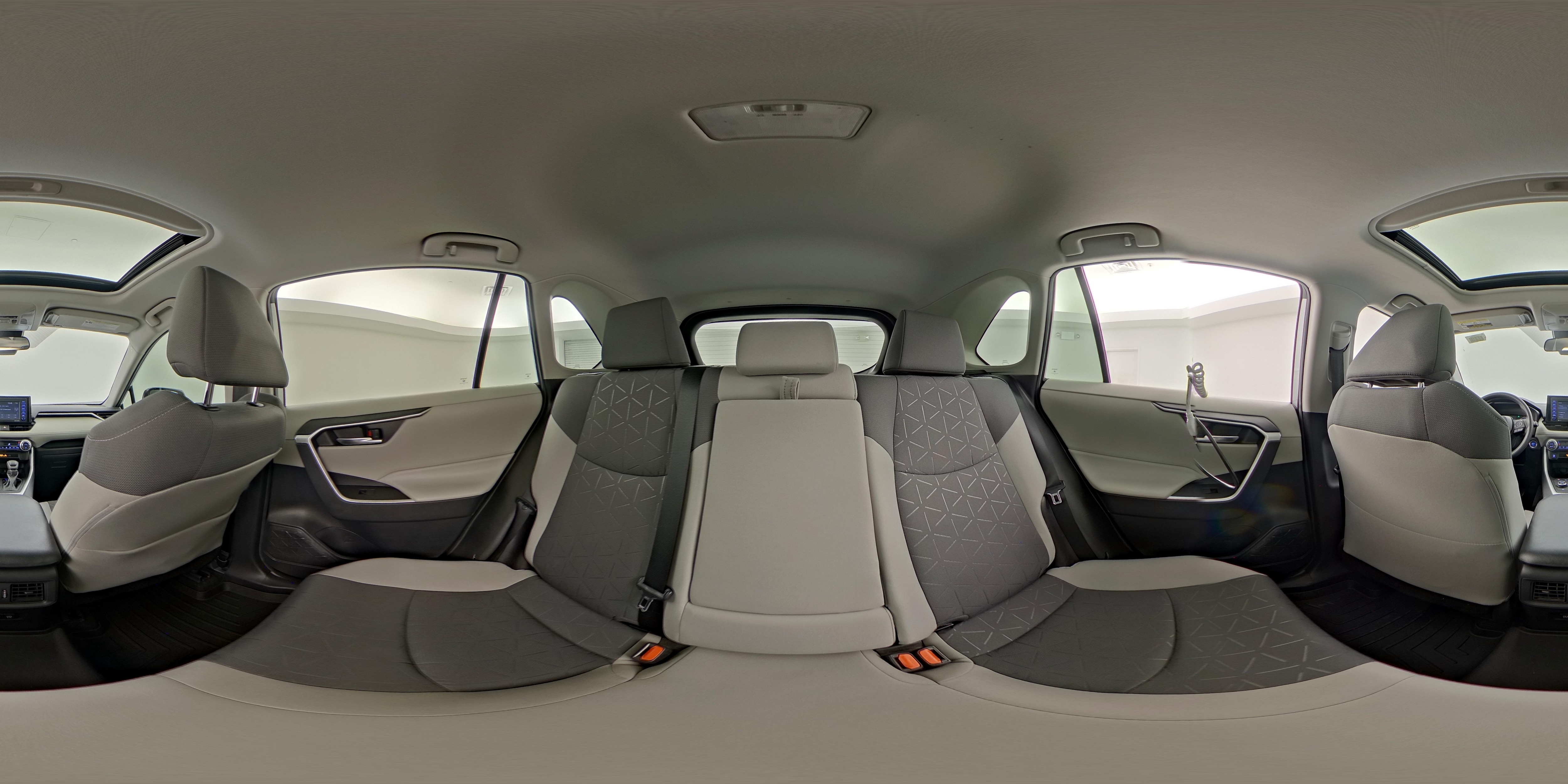2021 Toyota RAV4 XLE - Photo 27