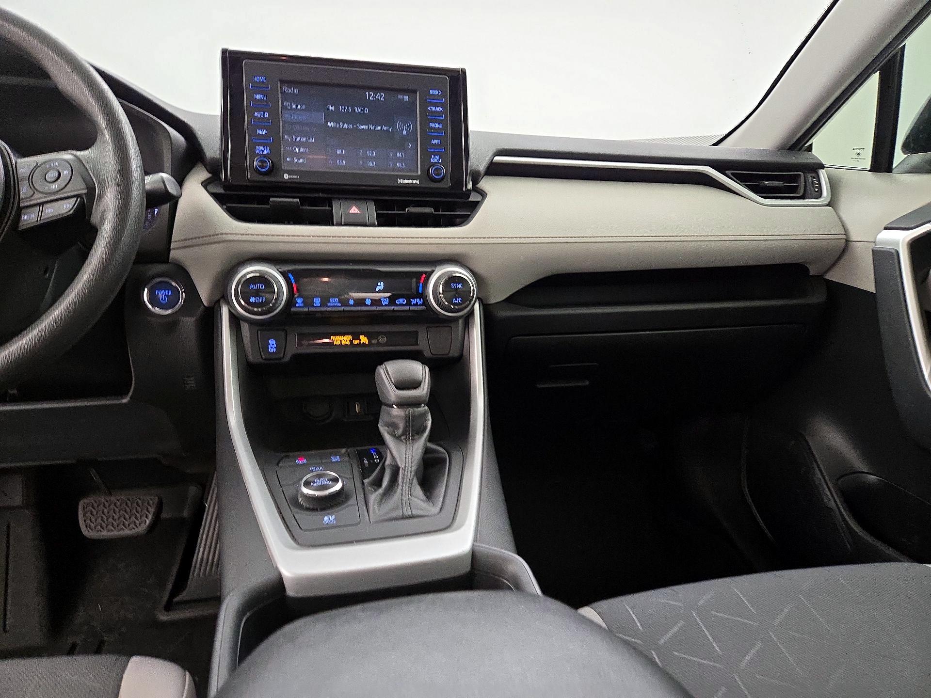 Thumbnail: 2021 Toyota RAV4 - 9