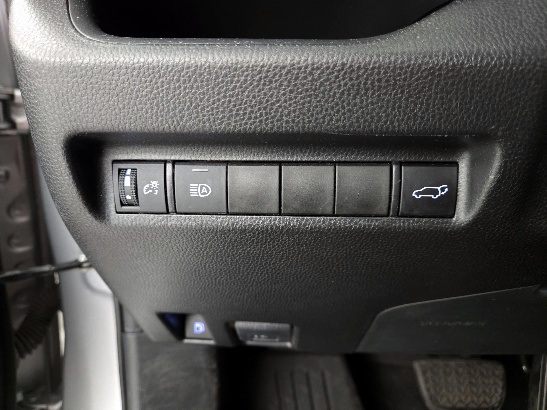 Thumbnail: 2021 Toyota RAV4 - 13