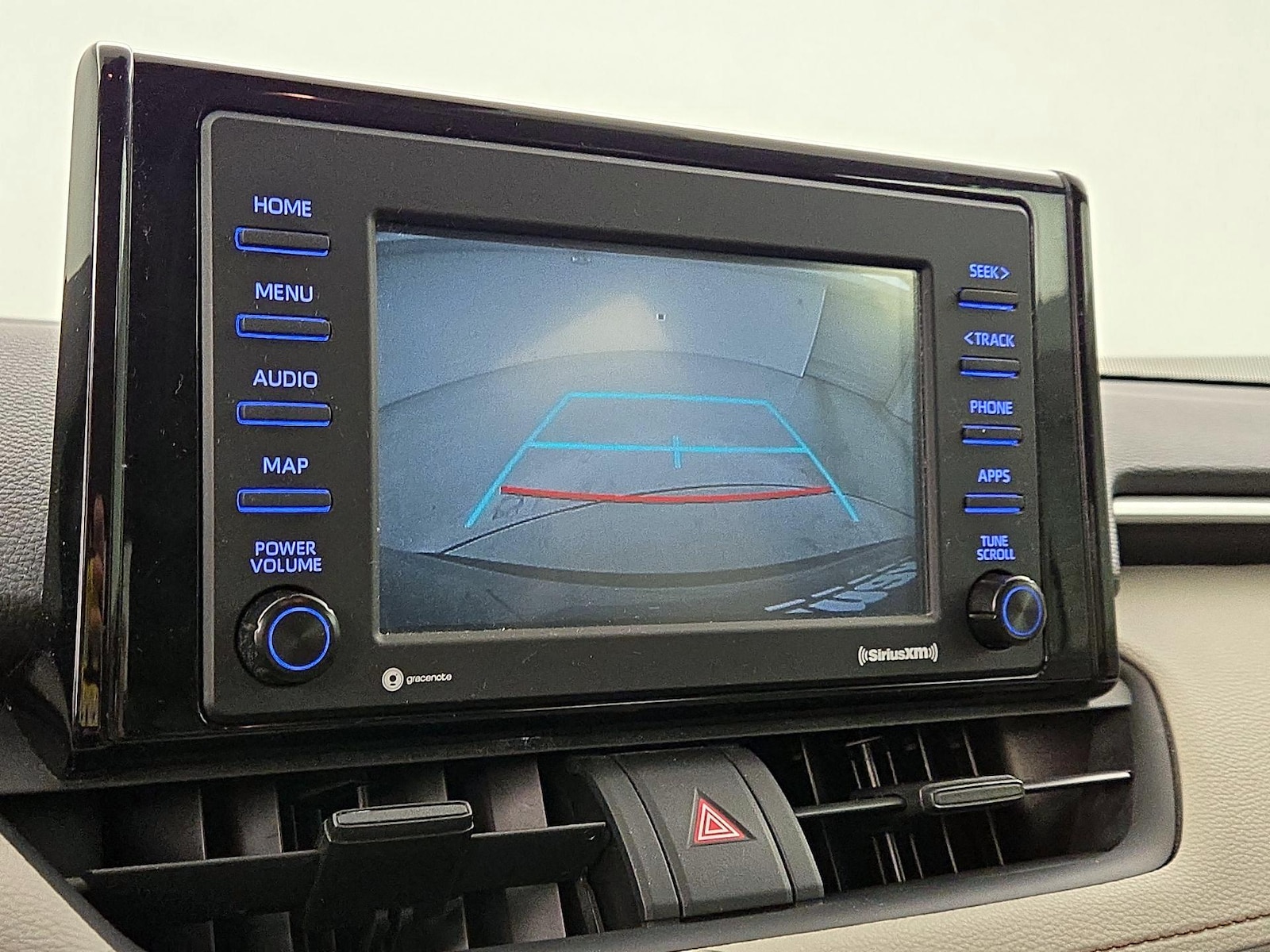 2021 Toyota RAV4 XLE - Photo 15