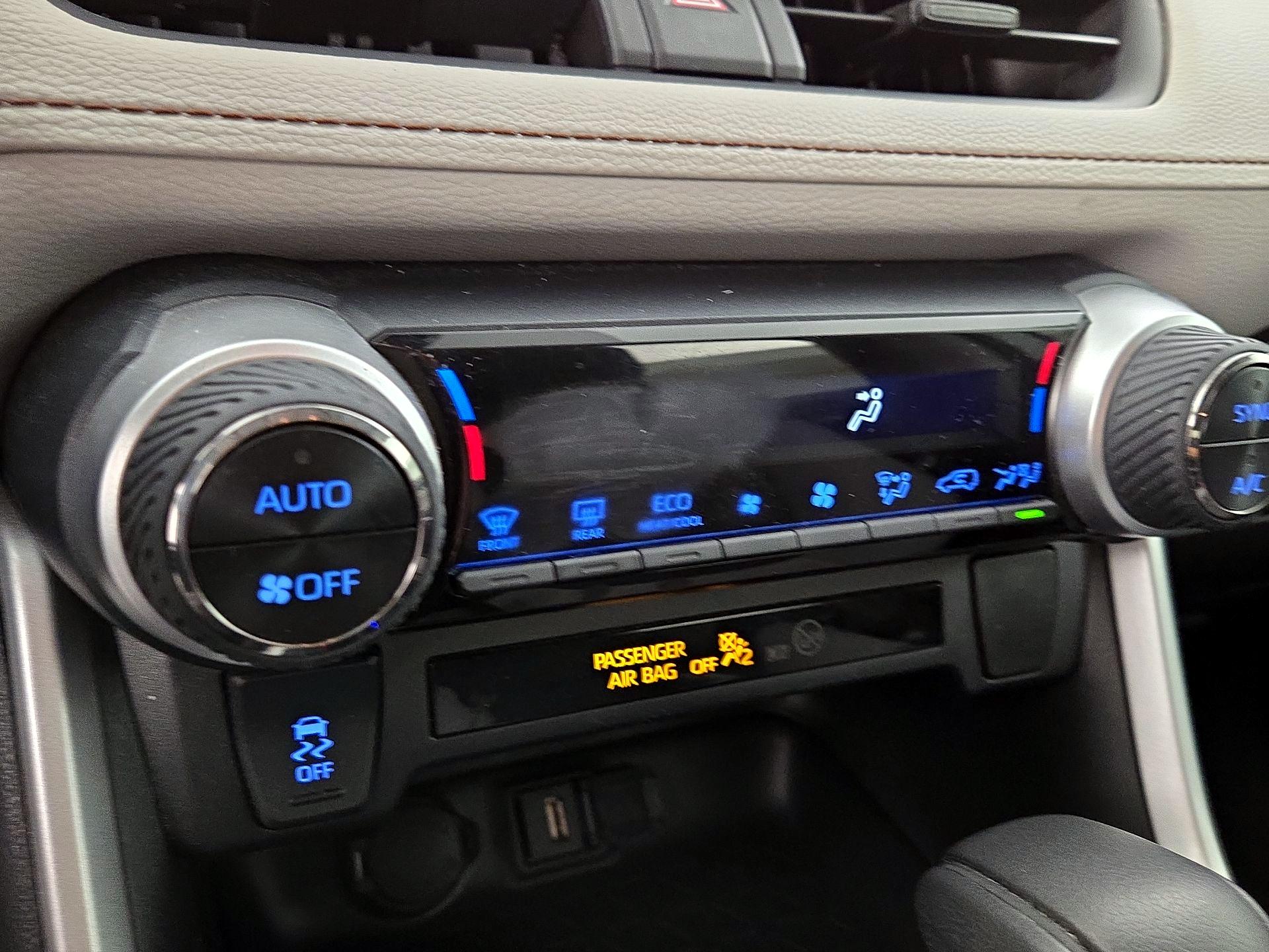 Thumbnail: 2021 Toyota RAV4 - 16