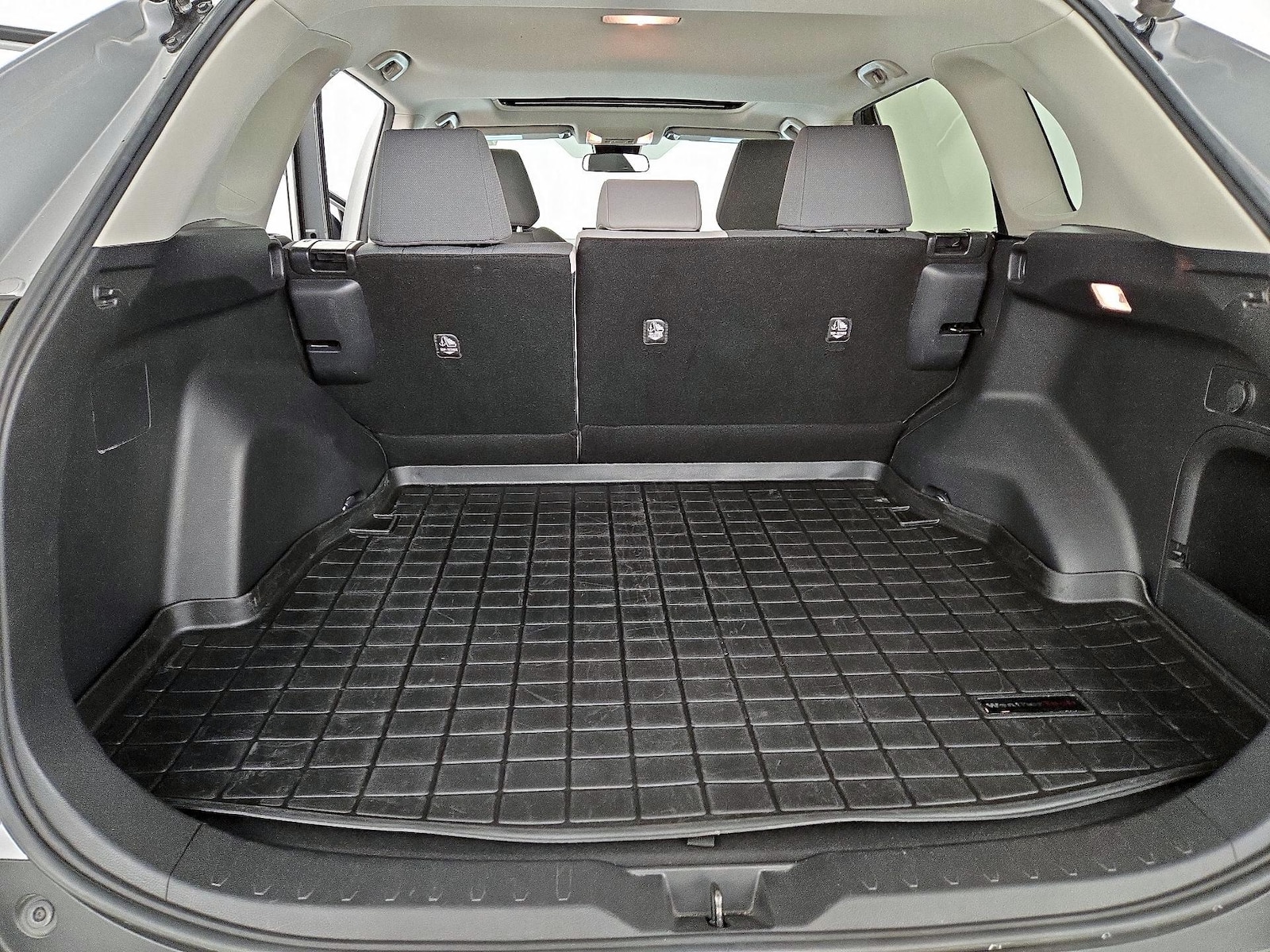 2021 Toyota RAV4 XLE - Photo 22