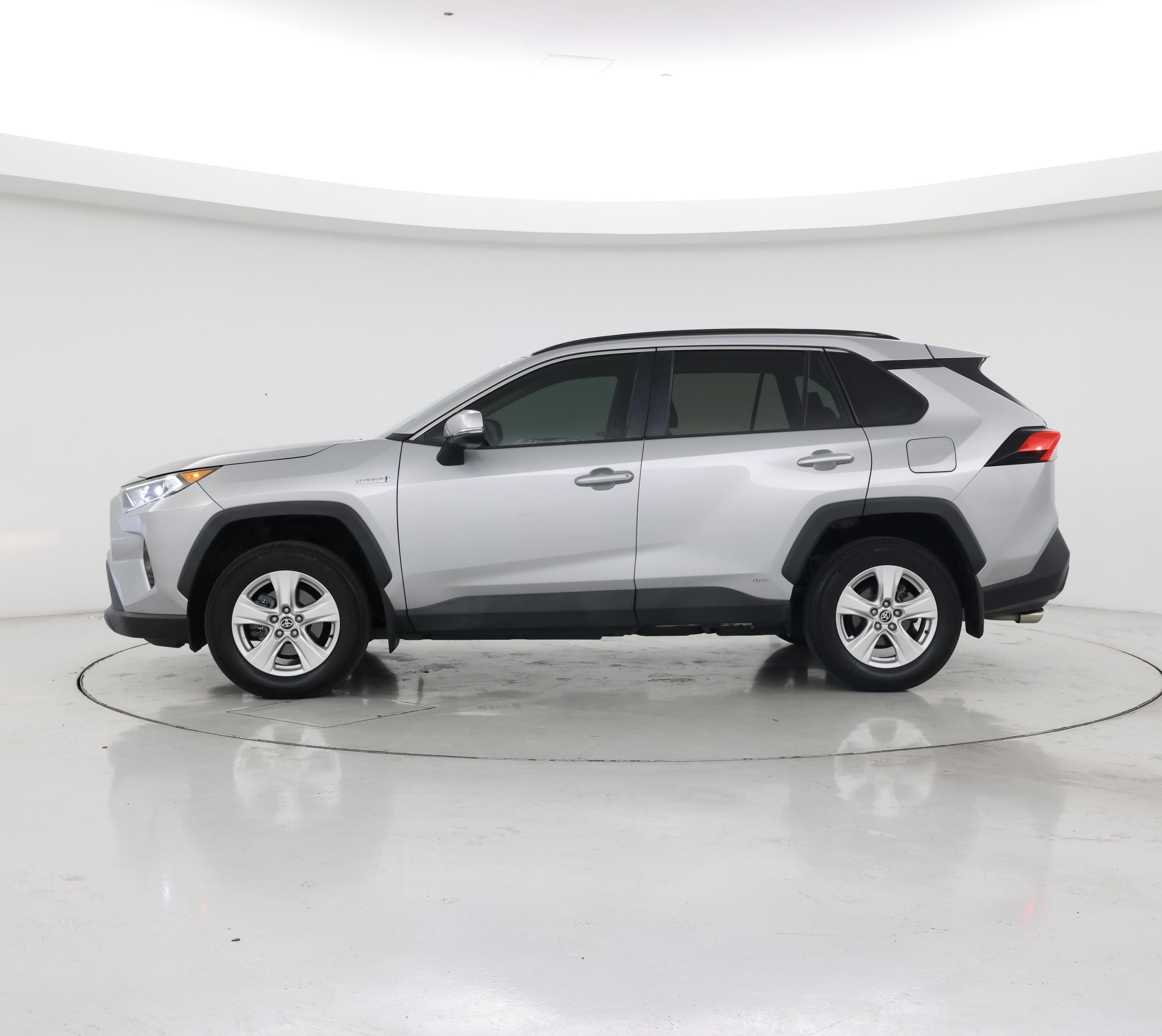 Thumbnail: 2021 Toyota RAV4 - 3