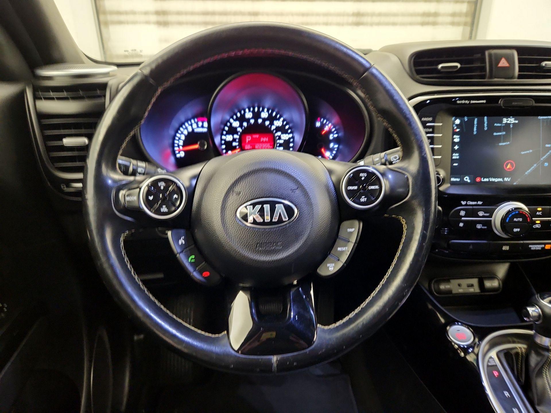 Thumbnail: 2015 Kia Soul - 10