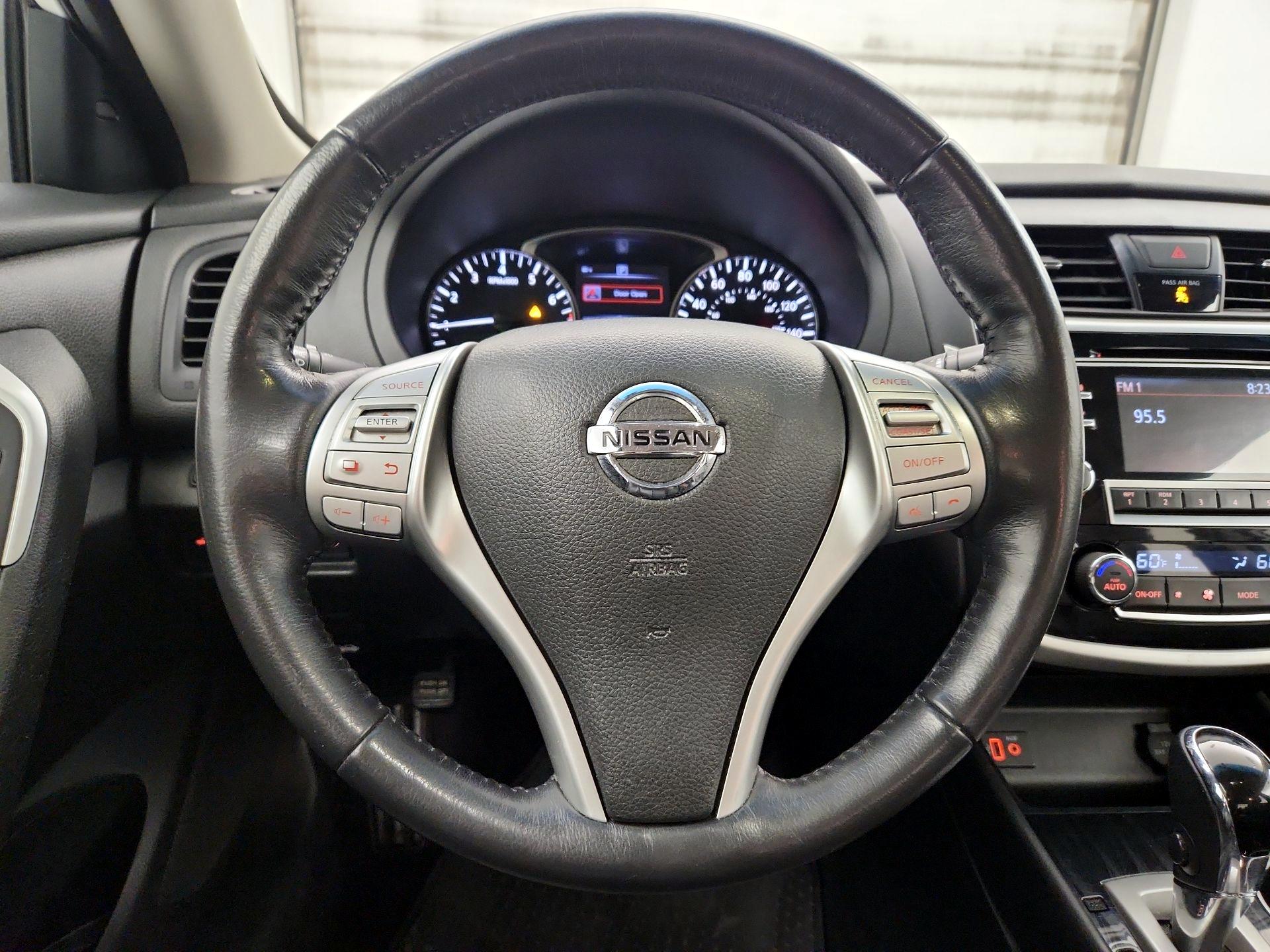 Thumbnail: 2018 Nissan Altima - 10