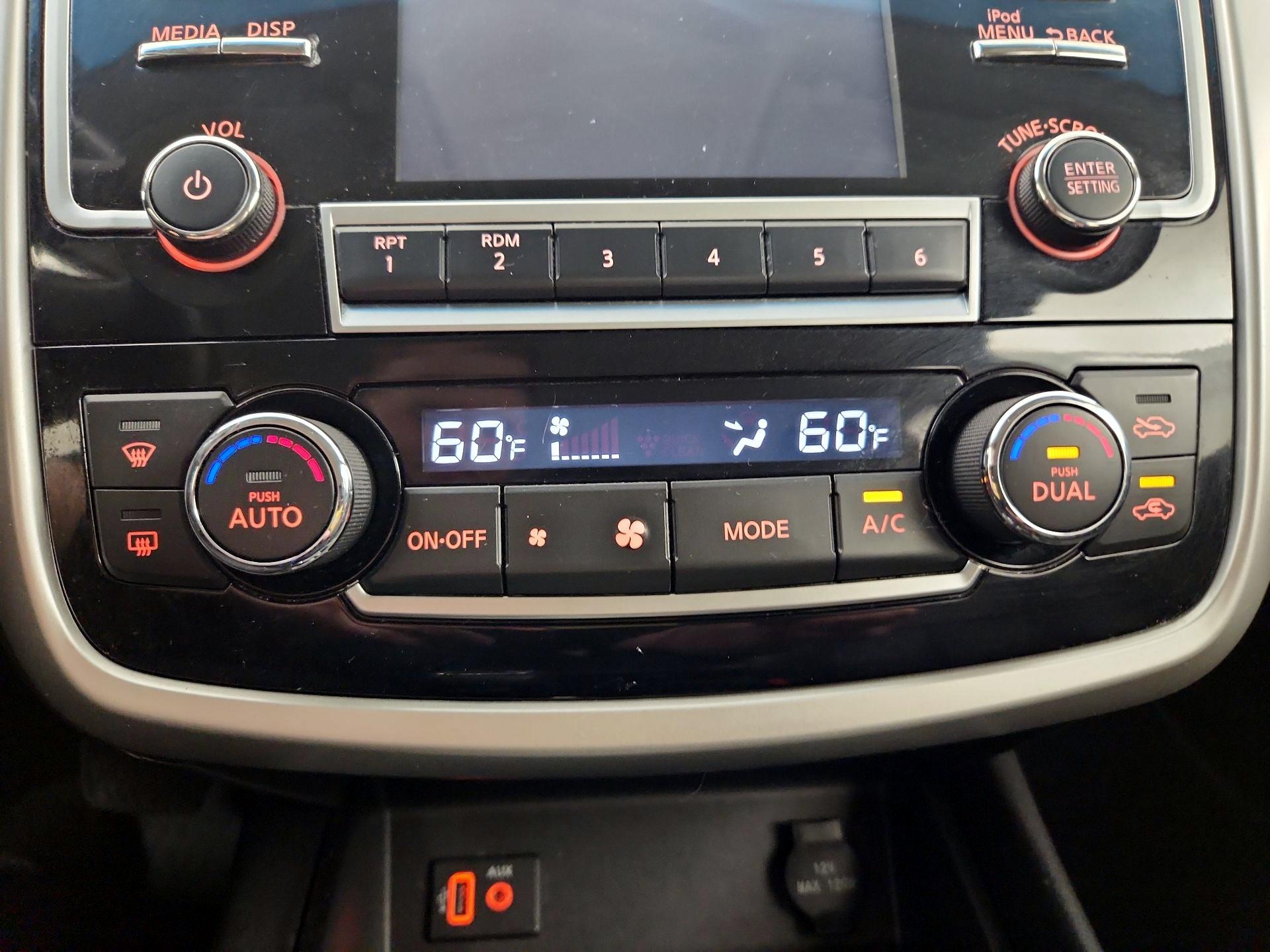 Thumbnail: 2018 Nissan Altima - 16
