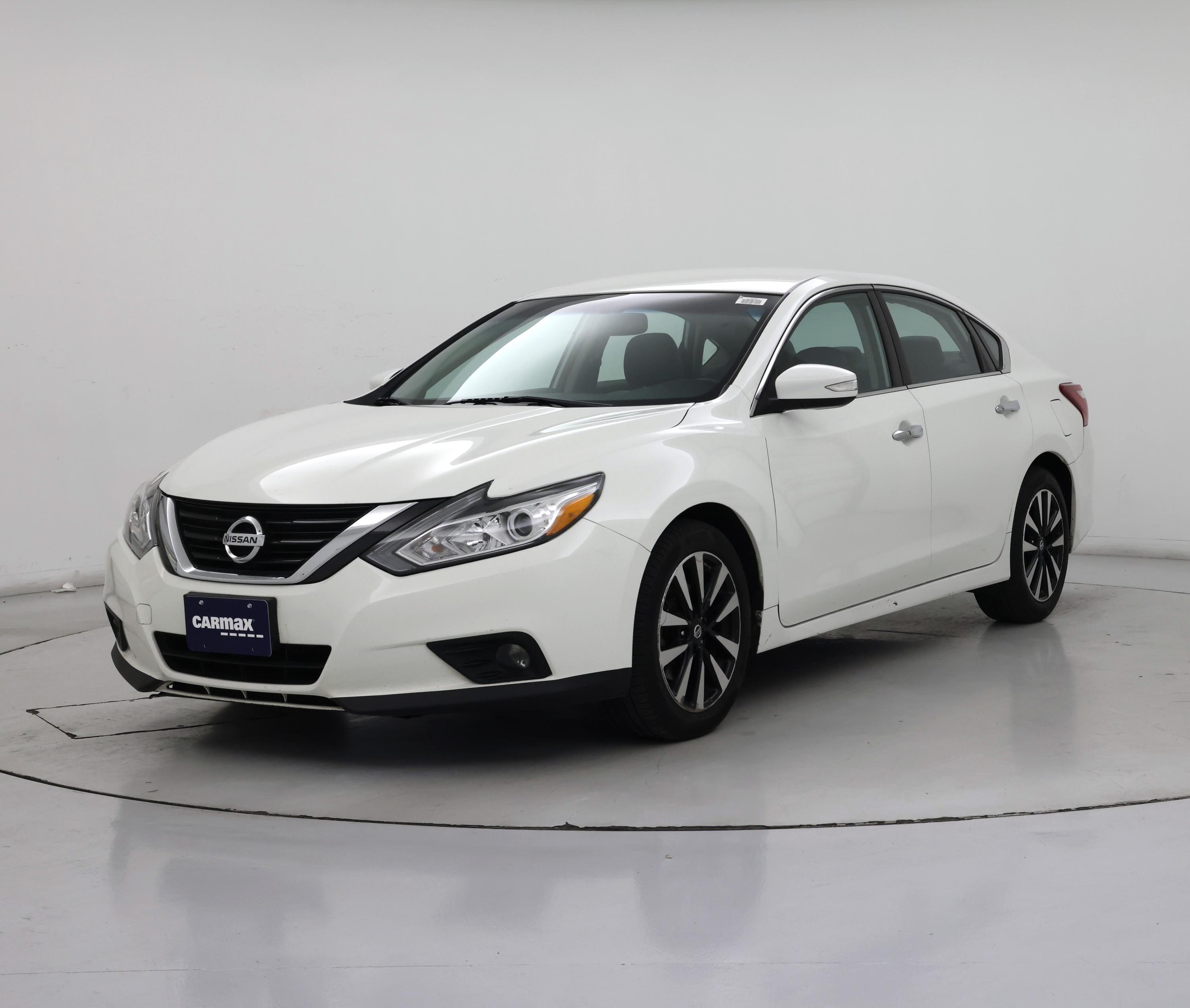 Thumbnail: 2018 Nissan Altima - 4