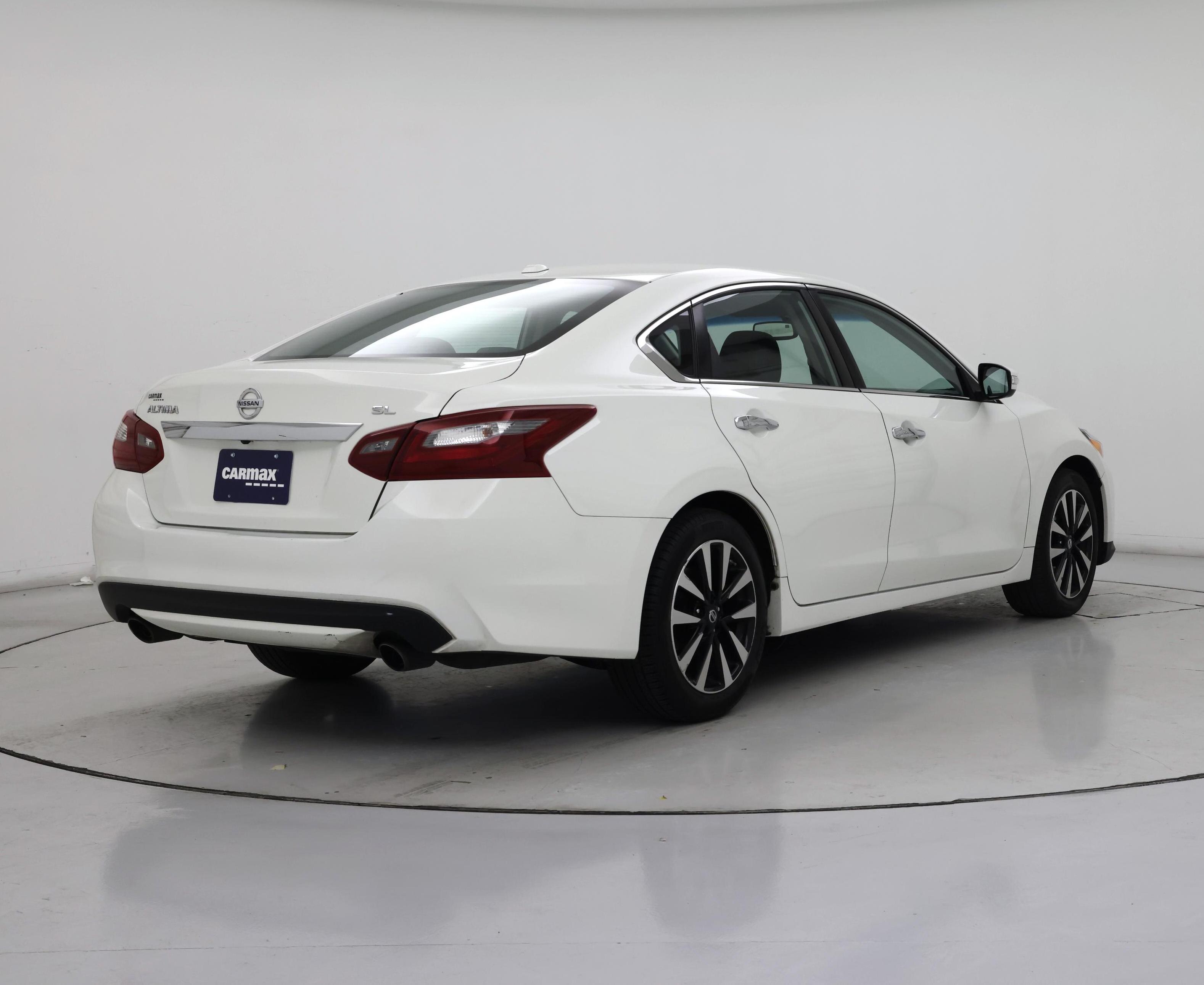 Thumbnail: 2018 Nissan Altima - 8